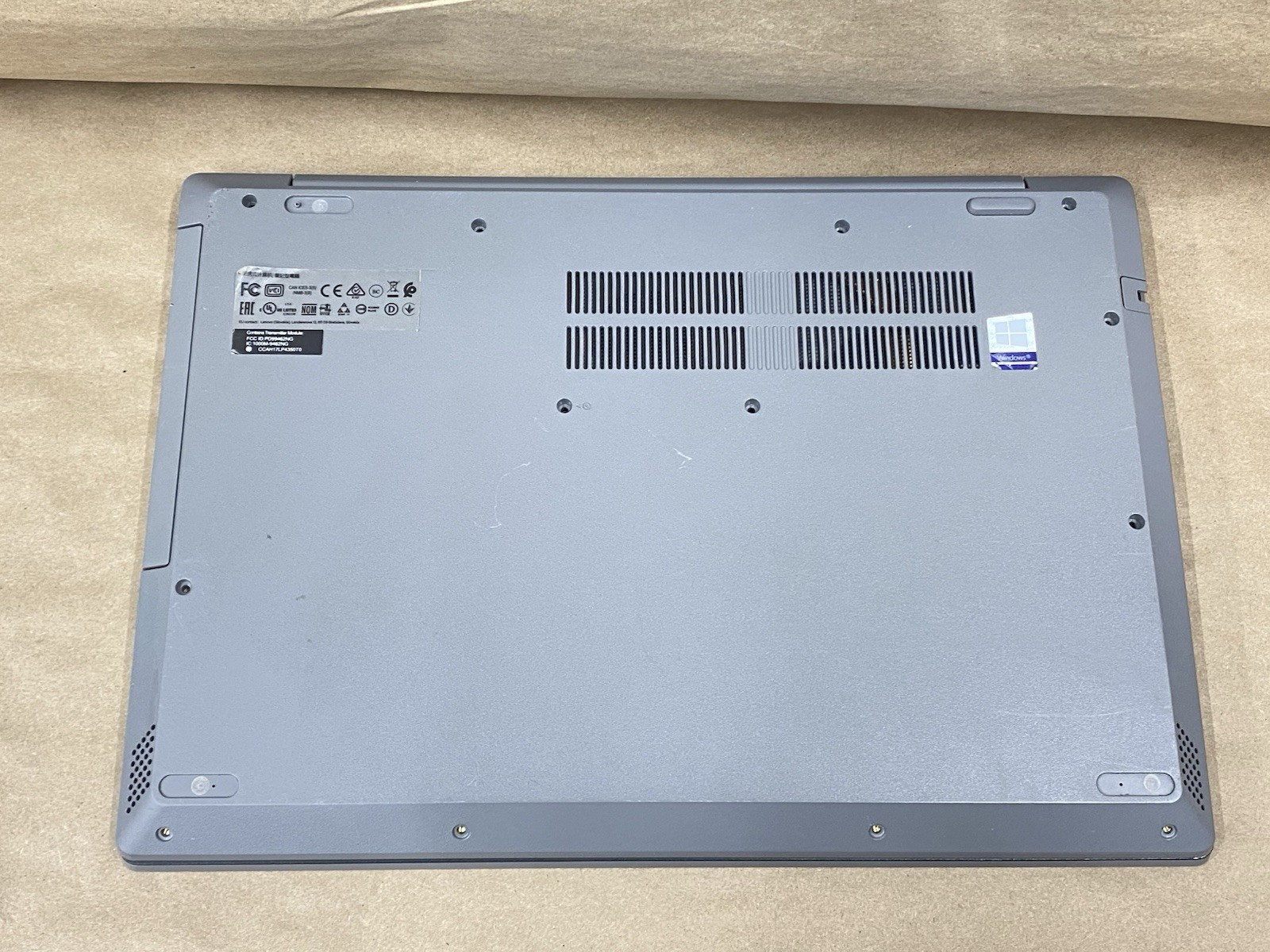 Lenovo 81LG – 15.5″ HD – CPU 5405U – 8GB – 256GB SSD – Win 11 Pro – READ