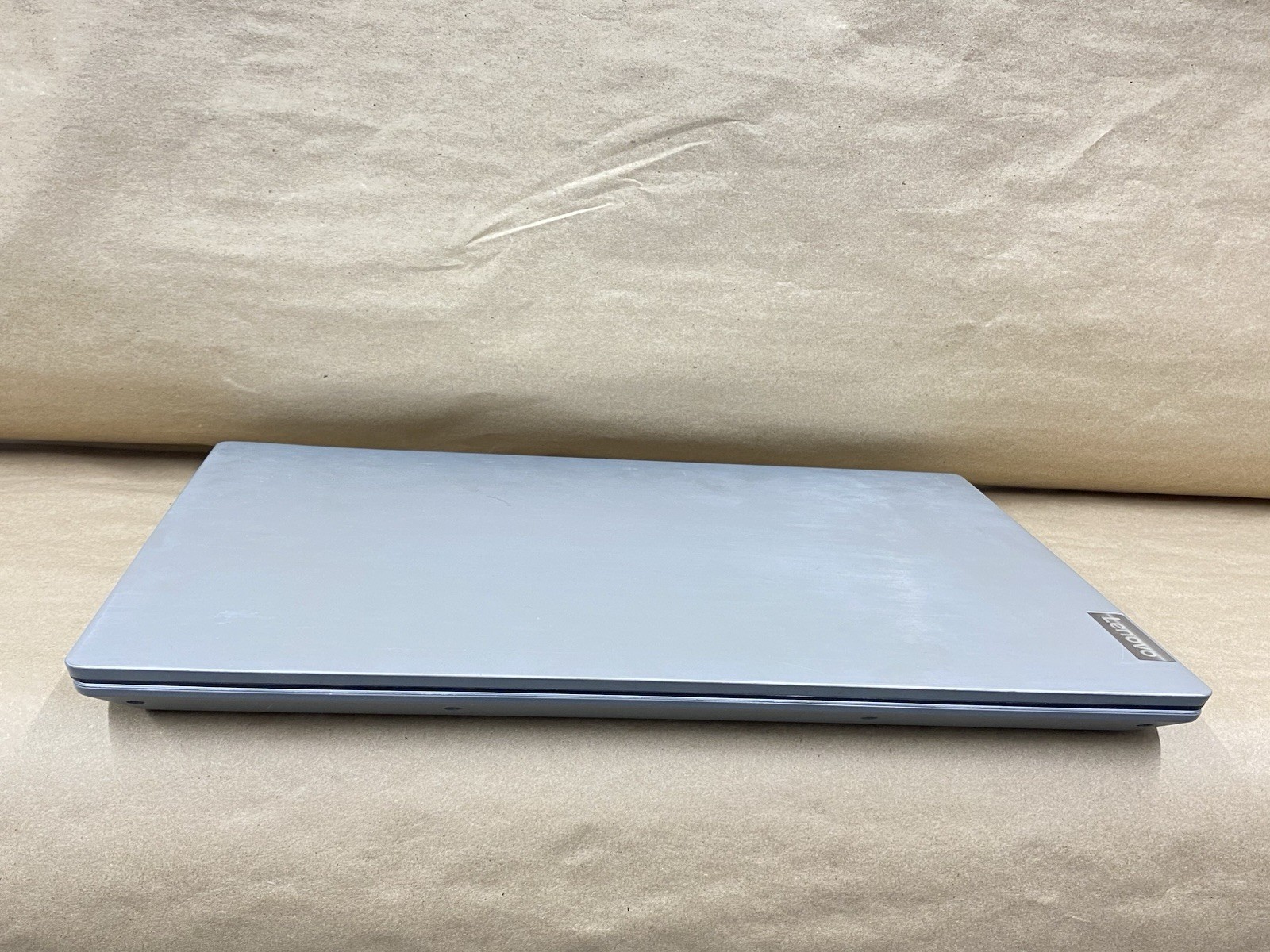Lenovo 81LG – 15.5″ HD – CPU 5405U – 4GB – 256GB SSD – Win 11 Pro – READ