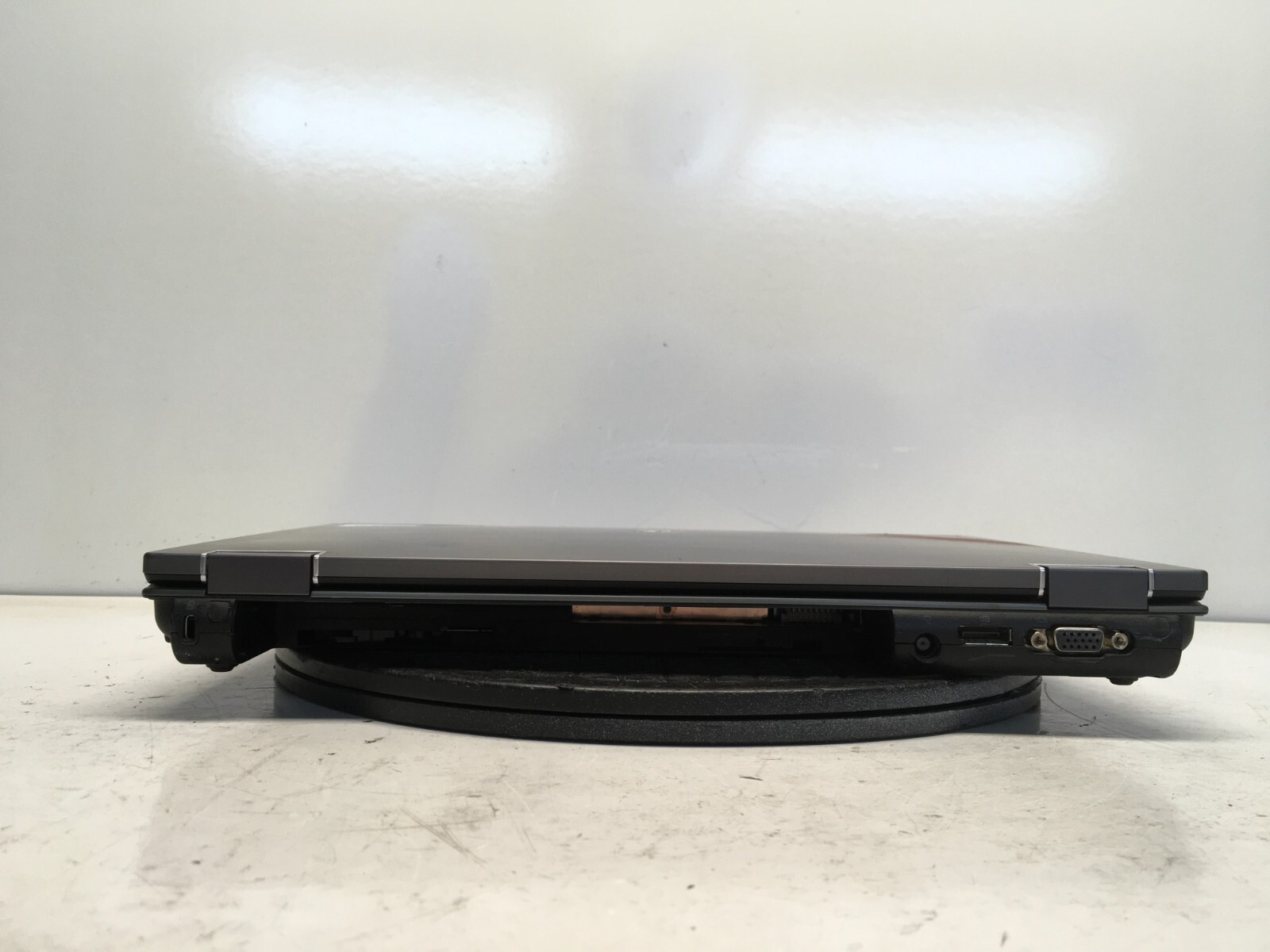 HP EliteBook 8440W Intel i5-M560 2.67GHz 6 GB NO HDD No Batt