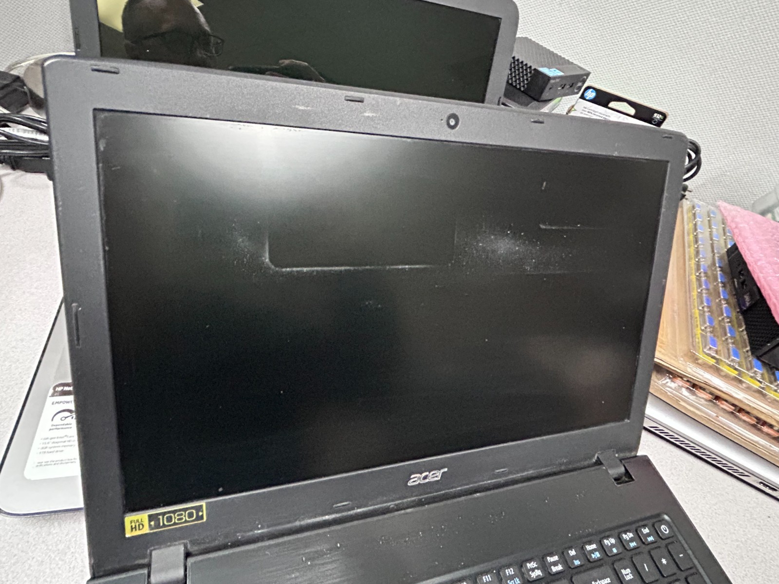 Acer Aspire E 15 E5-576-392H i3-8300U (3.4Ghz)/6Gb /250HDD/ Win11 home/ PSU