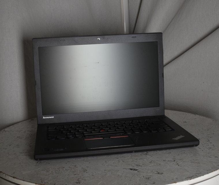 Lenovo ThinkPad T450 Laptop Core i5-5300U 2.3GHz 8GB 256GB