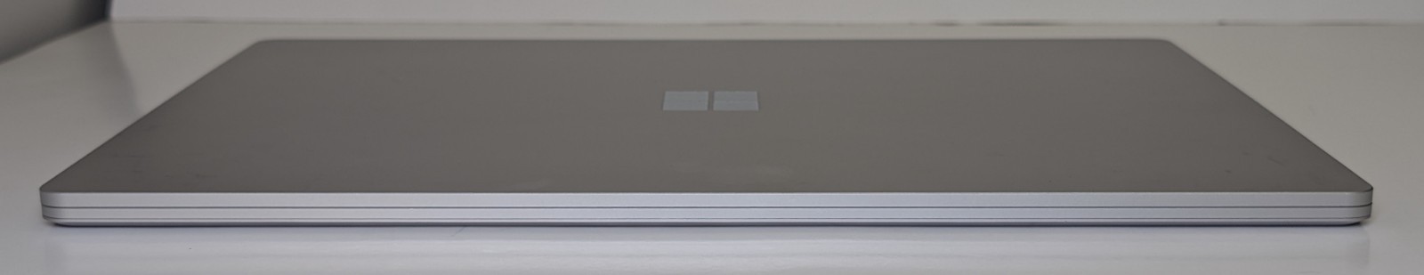 Microsoft Surface Laptop 3 13.5” Ryzen 5/ 8GB- 128GB SSD /Vega 9 – Win10. ~357~