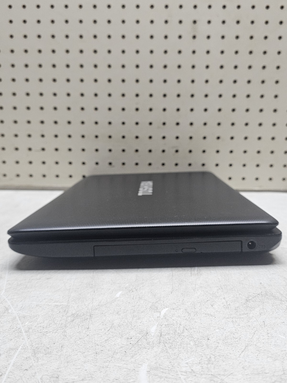 Toshiba Satellite C650-ST6N02 – Pentium B960 – 3GB RAM – NO HDD – Read Desc.