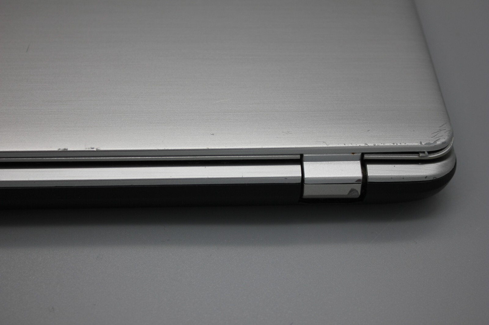 Acer Aspire V5 Series Touchscreen Laptop & Charger – UNTESTED – FOR PARTS ONLY