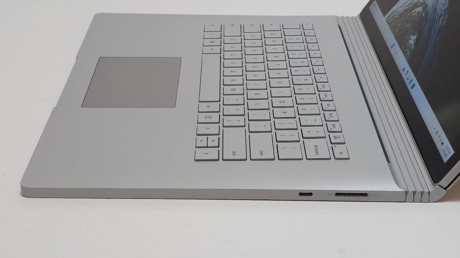 Surface Book 3 15″ (1899) i7-1065G7 32GB RAM 1TB SSD GTX 1660 GPU 6GB GDDR6