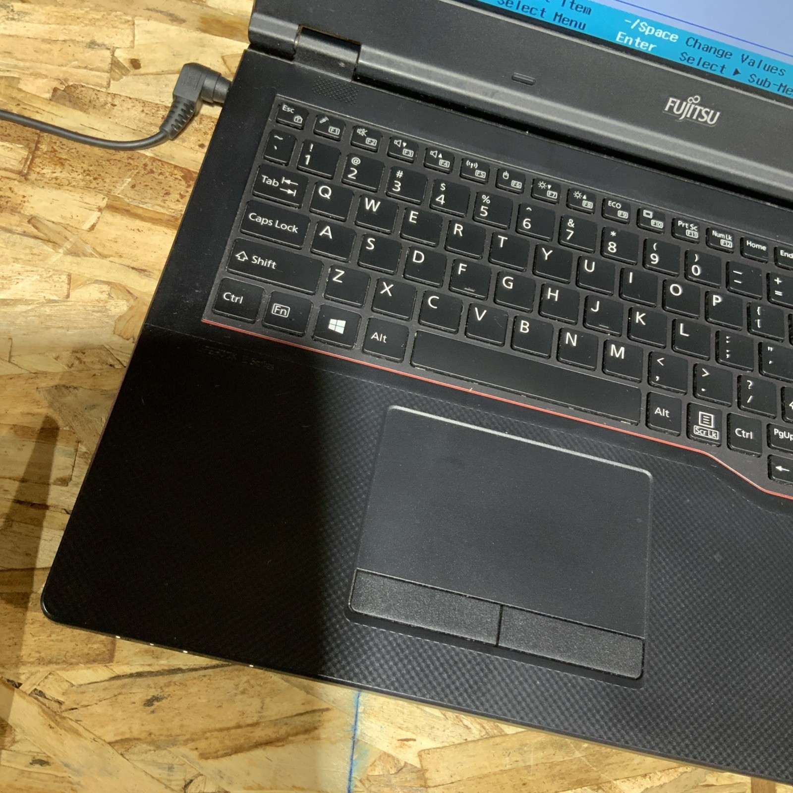 Fujitsu Lifebook E558 I5-8250U 1.60GHZ 256GB SSD 8 GB RAM Win 11 A005