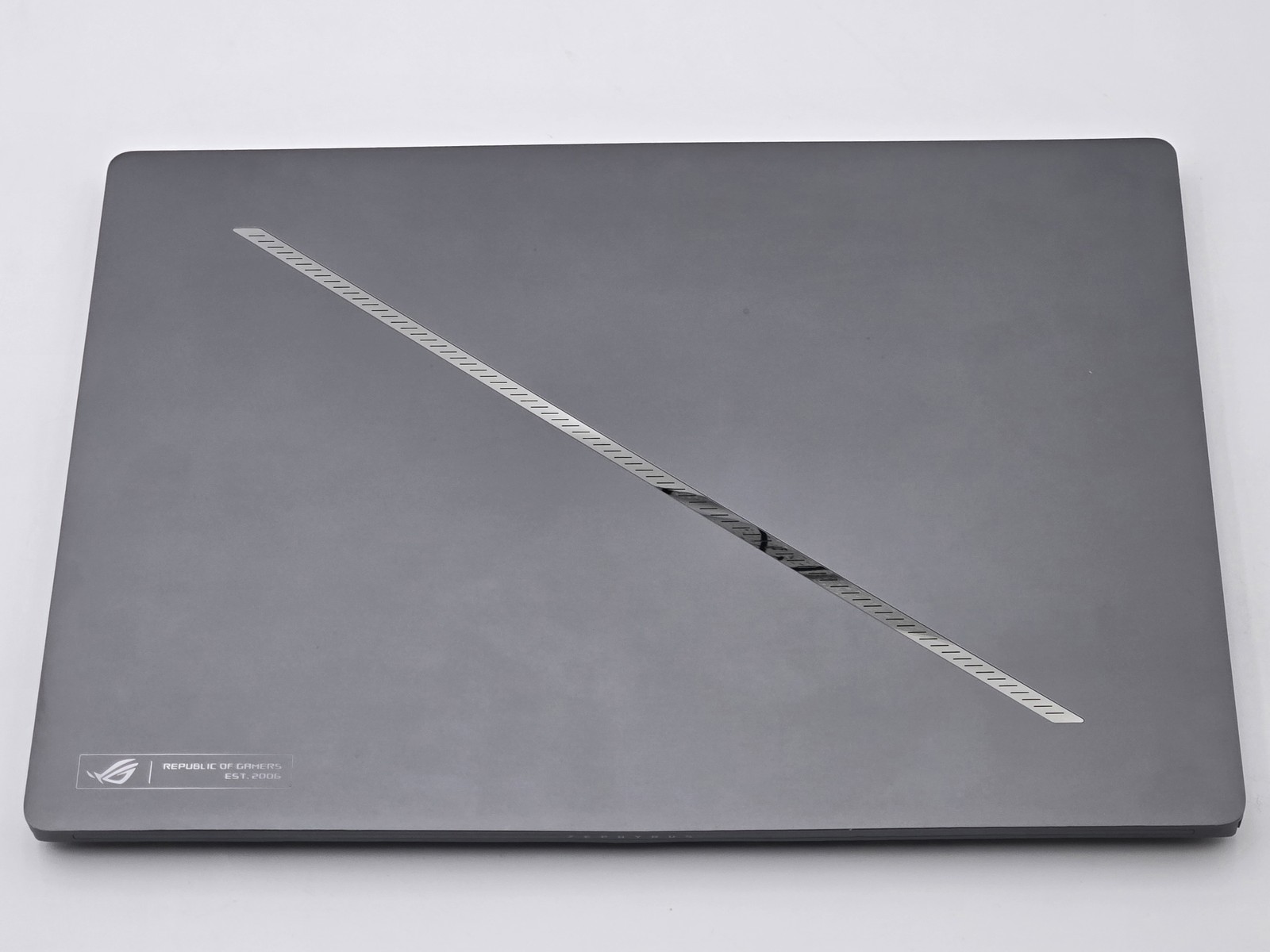 ASUS ROG Zephyrus G16 GU605MI 16 OLED Ultra 9 185H 16GB 1TB RTX 4070