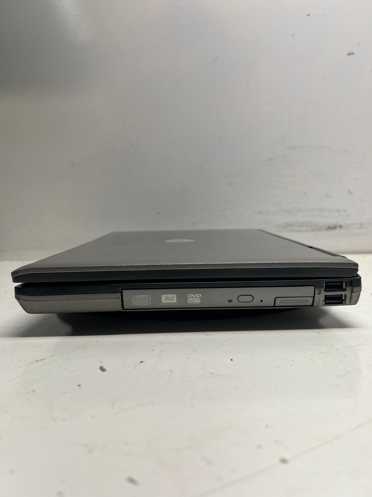 Dell Latitude D630 Intel Core 2 Duo 2.0 GHz 3GB 500 GB WINDOWS XP – NO BAT