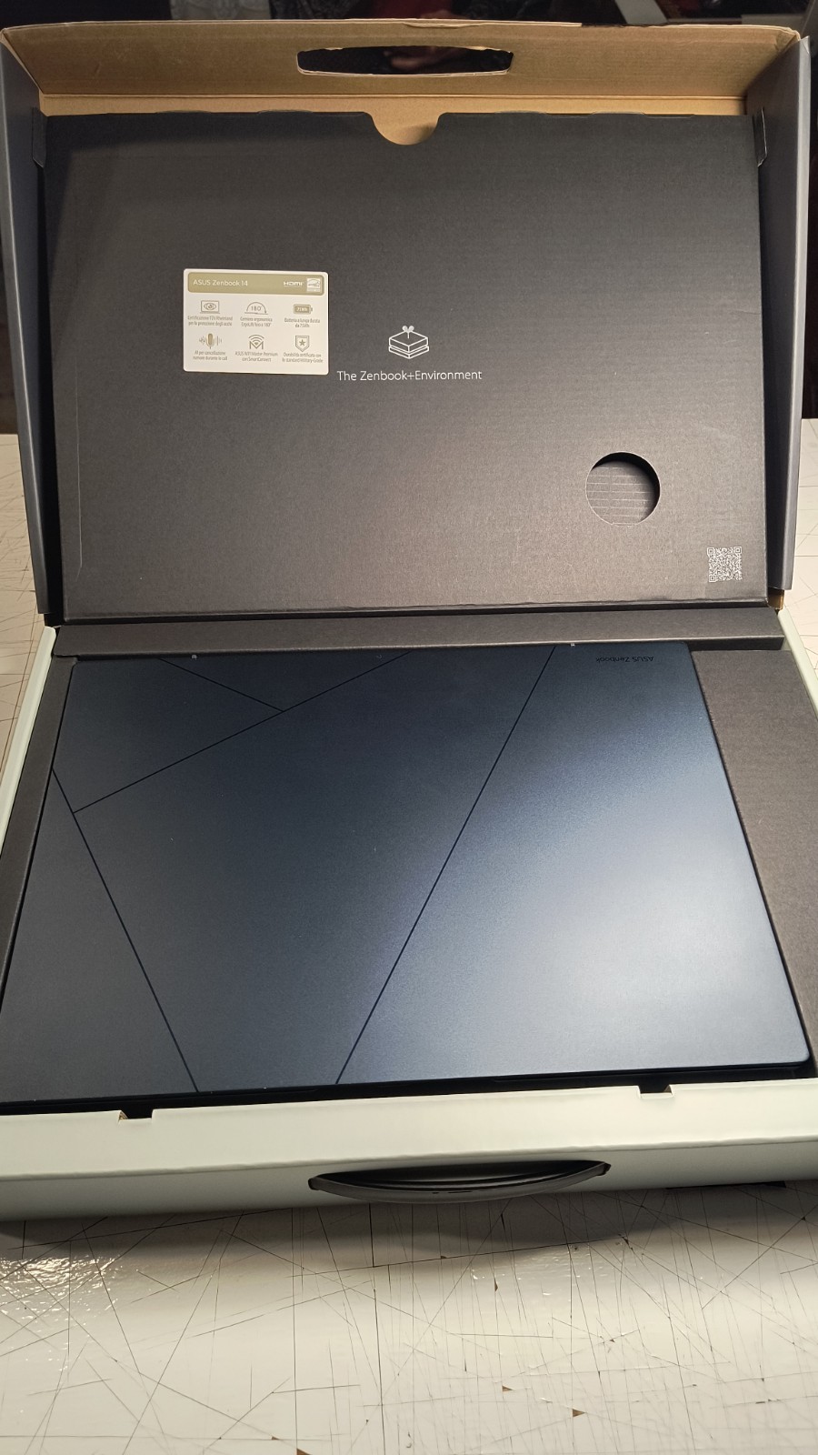 Asus Zenbook 14 OLED UX3402ZA-KM020W 14″ 2.8K Monitor Intel Core i5-1240P