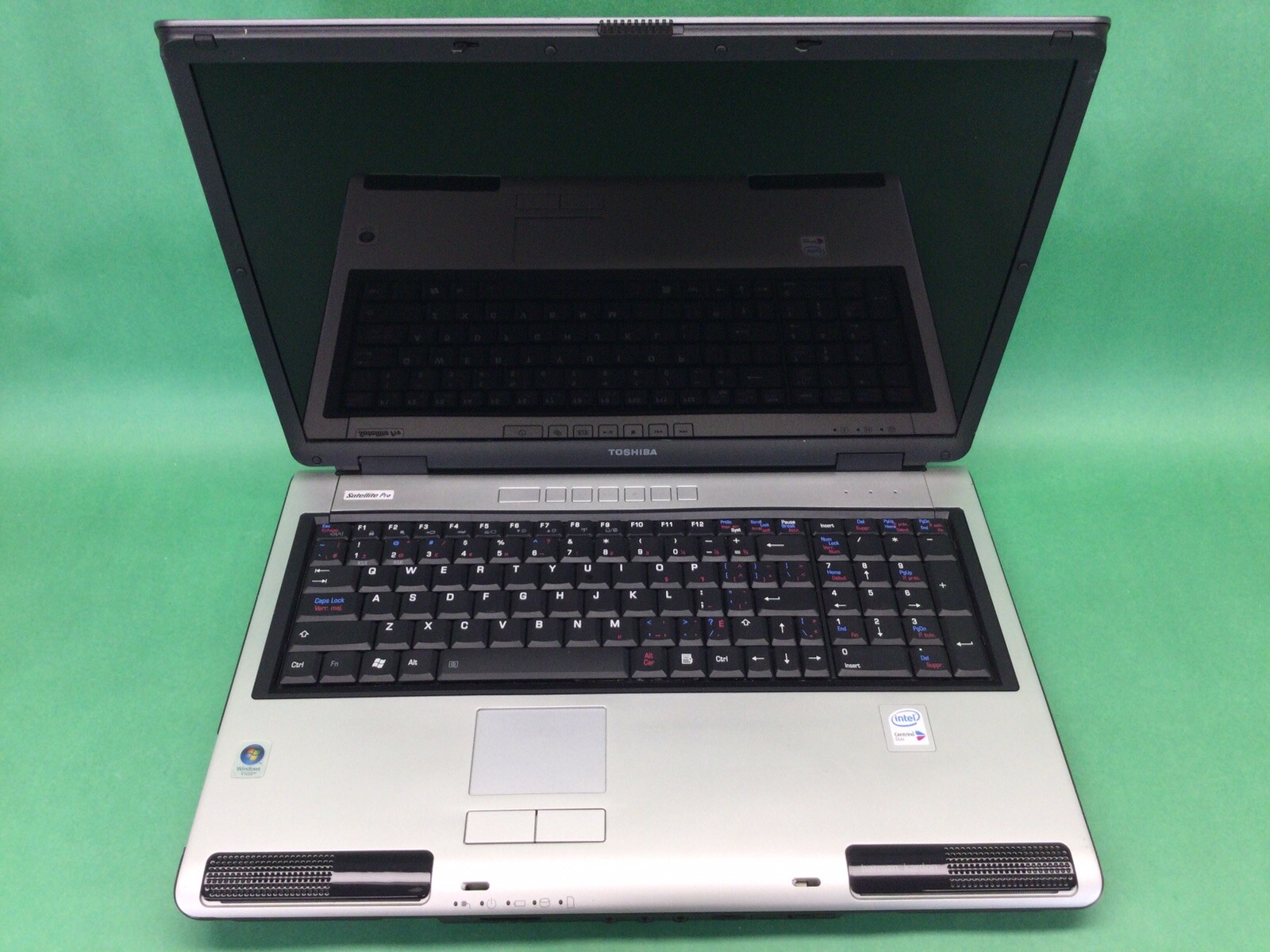 Toshiba Satellite Pro P100 – French Keyboard – 17” Laptop – UNTESTED