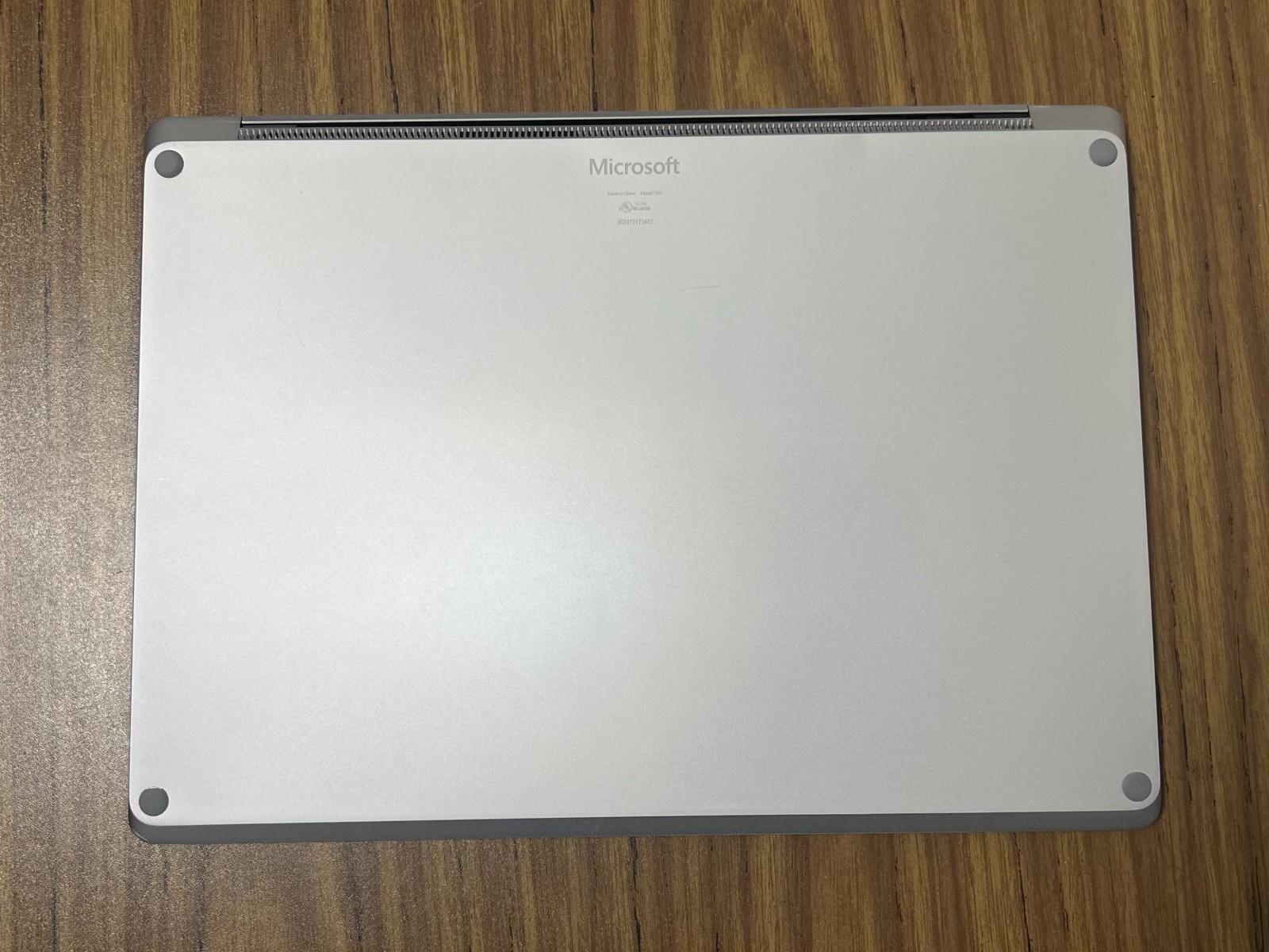 Surface Laptop 13.5″ 1769 (256GB SSD, Core i7-7660U, 2.50GHz, 8GB) Touch screen