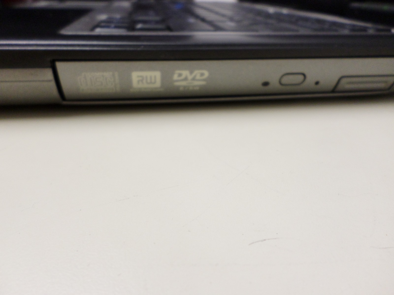 Dell Latitude D630 Core 2 T7500 @2.20GHz 2GB RAM 500GB HDD Win10 BAD BATTERY