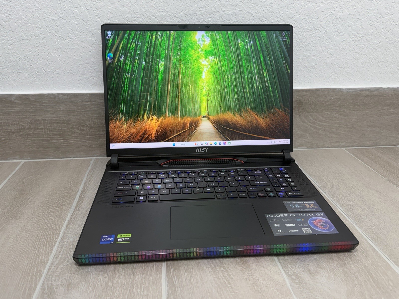 MSI Raider GE78 HX 13V 17″ Core i9-13980HX GeForce RTX 4070 16GB RAM 1TB NVMe