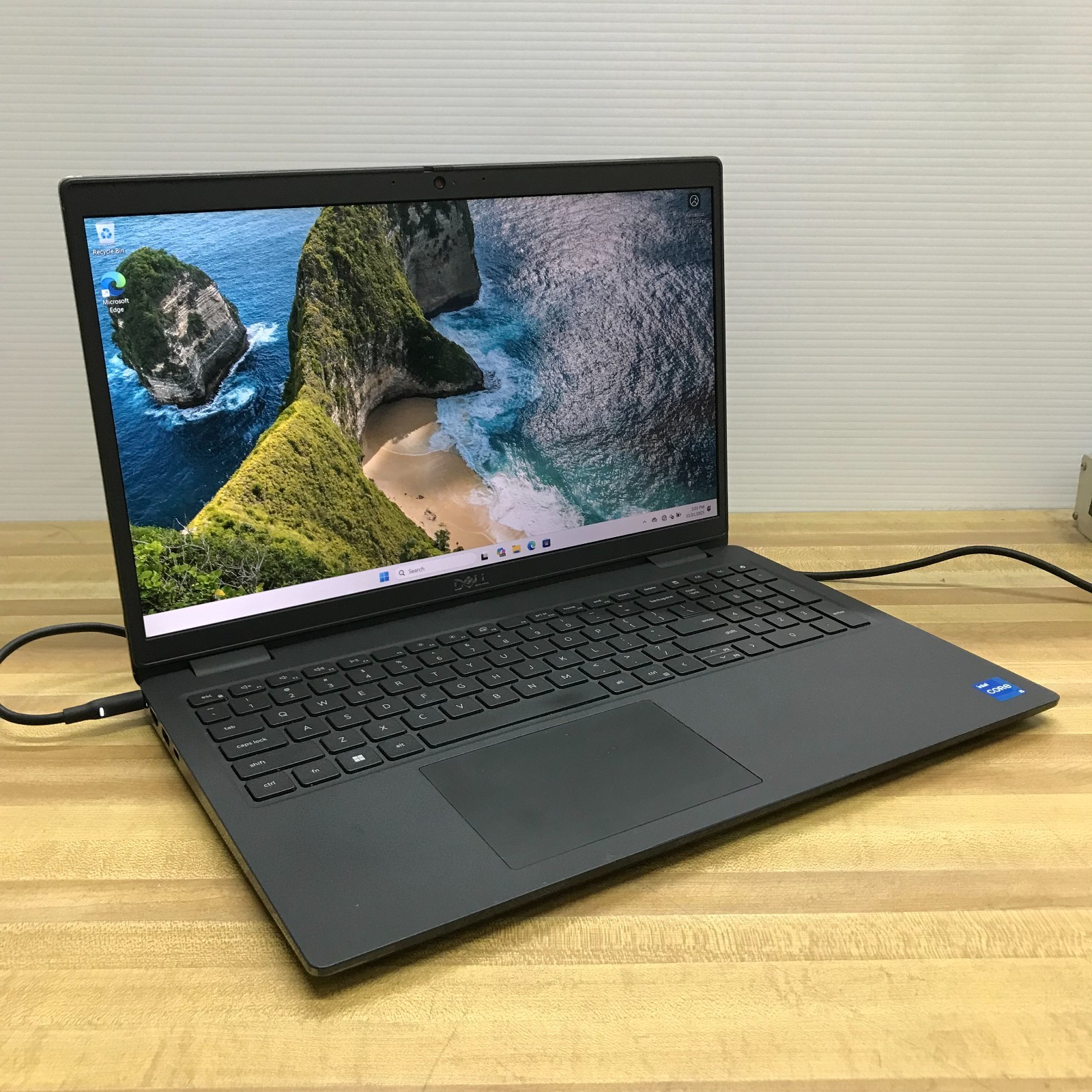 Dell Latitude 3520 15.6″ i5-1135G7 2.4GHz 8GB RAM 256GB SSD (Windows 11 Pro)