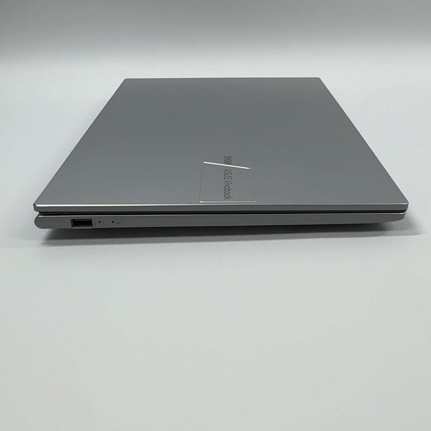 Asus Vivobook 15 F1504V 15.6″ Core 5 120U 1.4GHz 16GB RAM 512GB SSD
