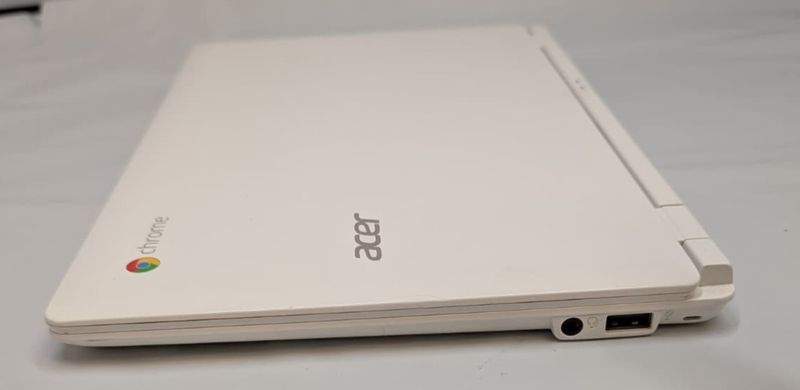 Acer Chromebook 11 CB3-111-C8UB Intel Celeron N2840 4GB RAM 16GB SSD NO CHARGER