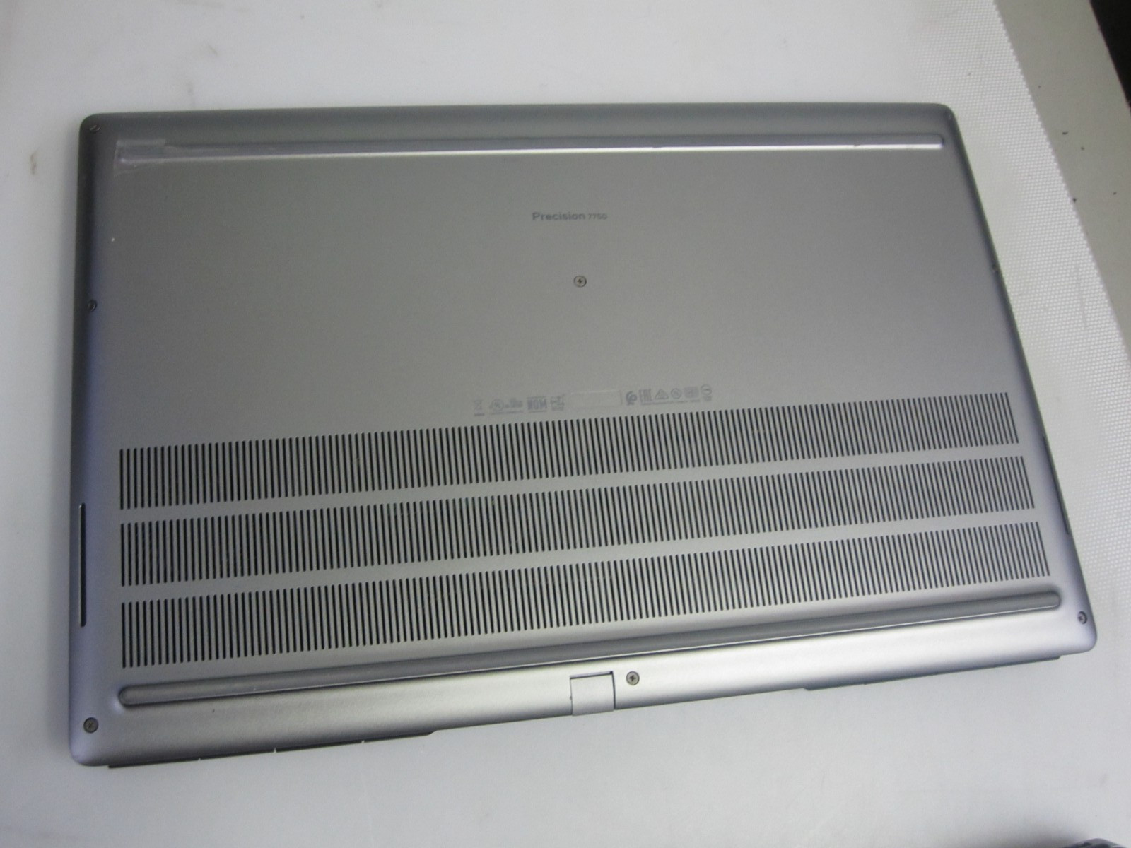 Dell Precision 7750 i7-10850H 2.70GHz 32GB 512GB M2SSD UBUNTU Laptop NO AC READ=