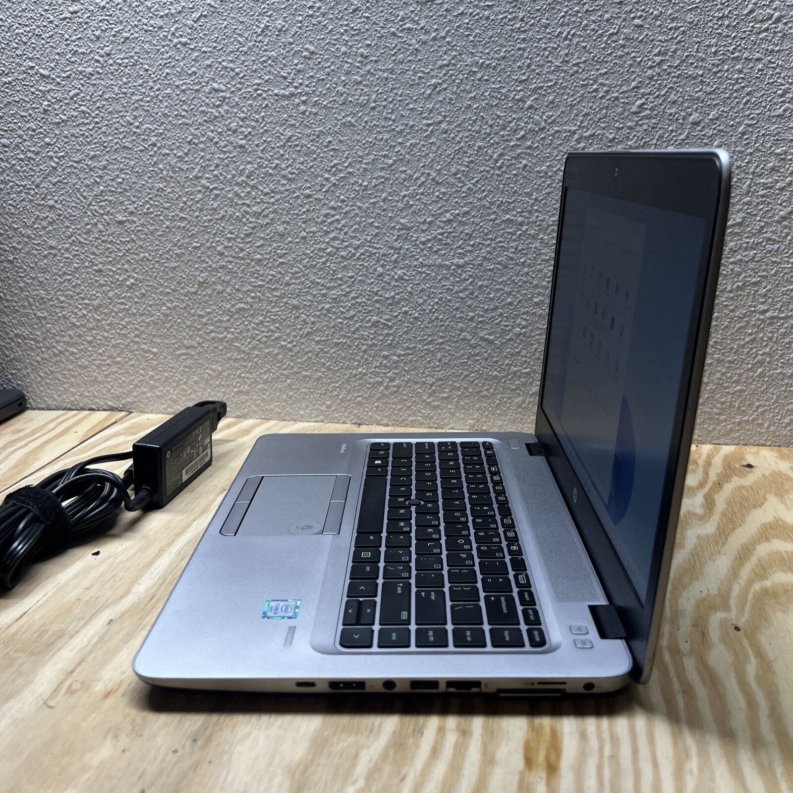 HP 840 Elite book G3 14″ FHD, Intel i5-6200U, 8GB, 256GB SSD, Win 11 Pro.