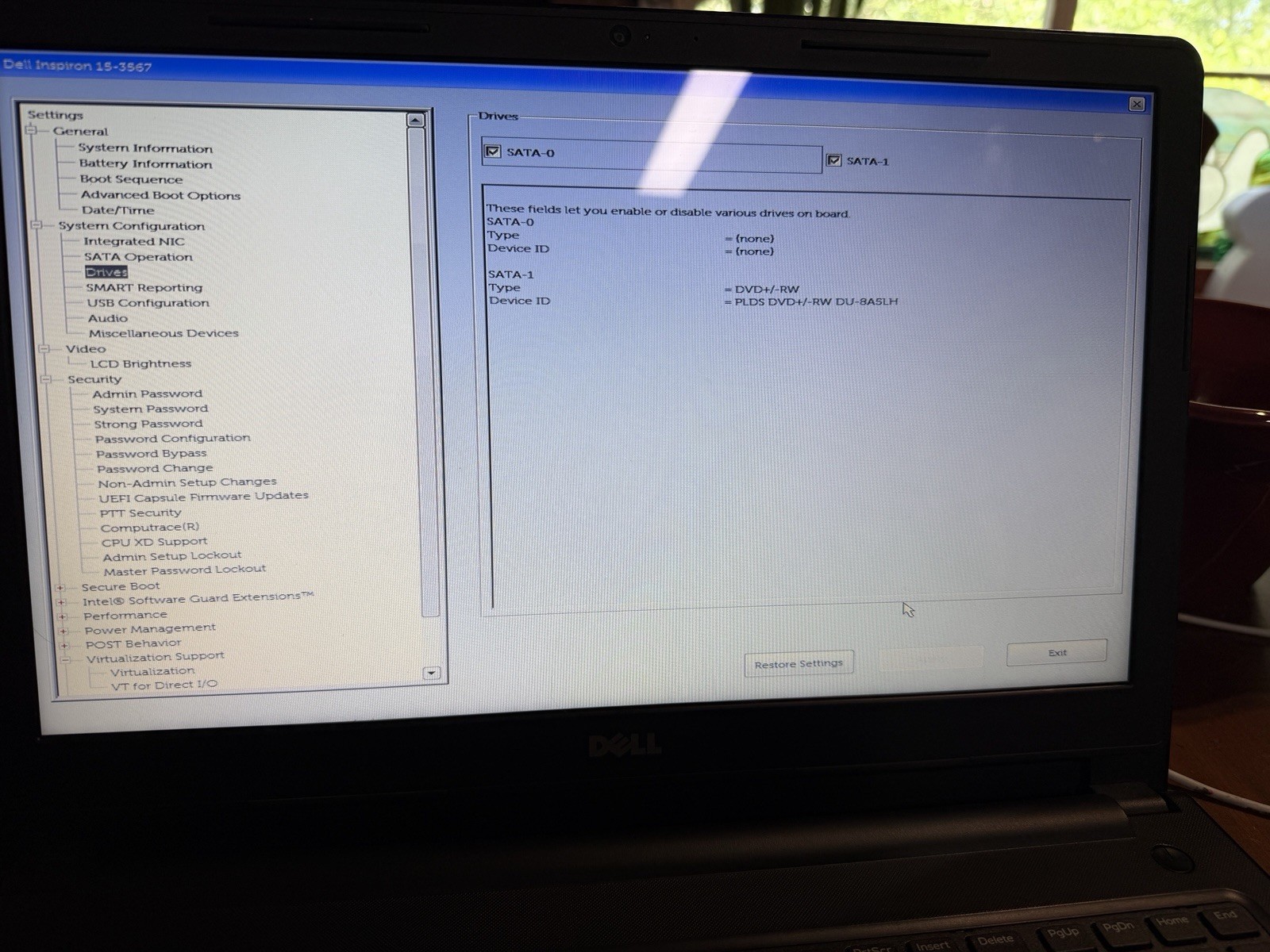 Dell Inspiron 15 3567 15in i5 8th Gen No hard Drive for Parts and Repair