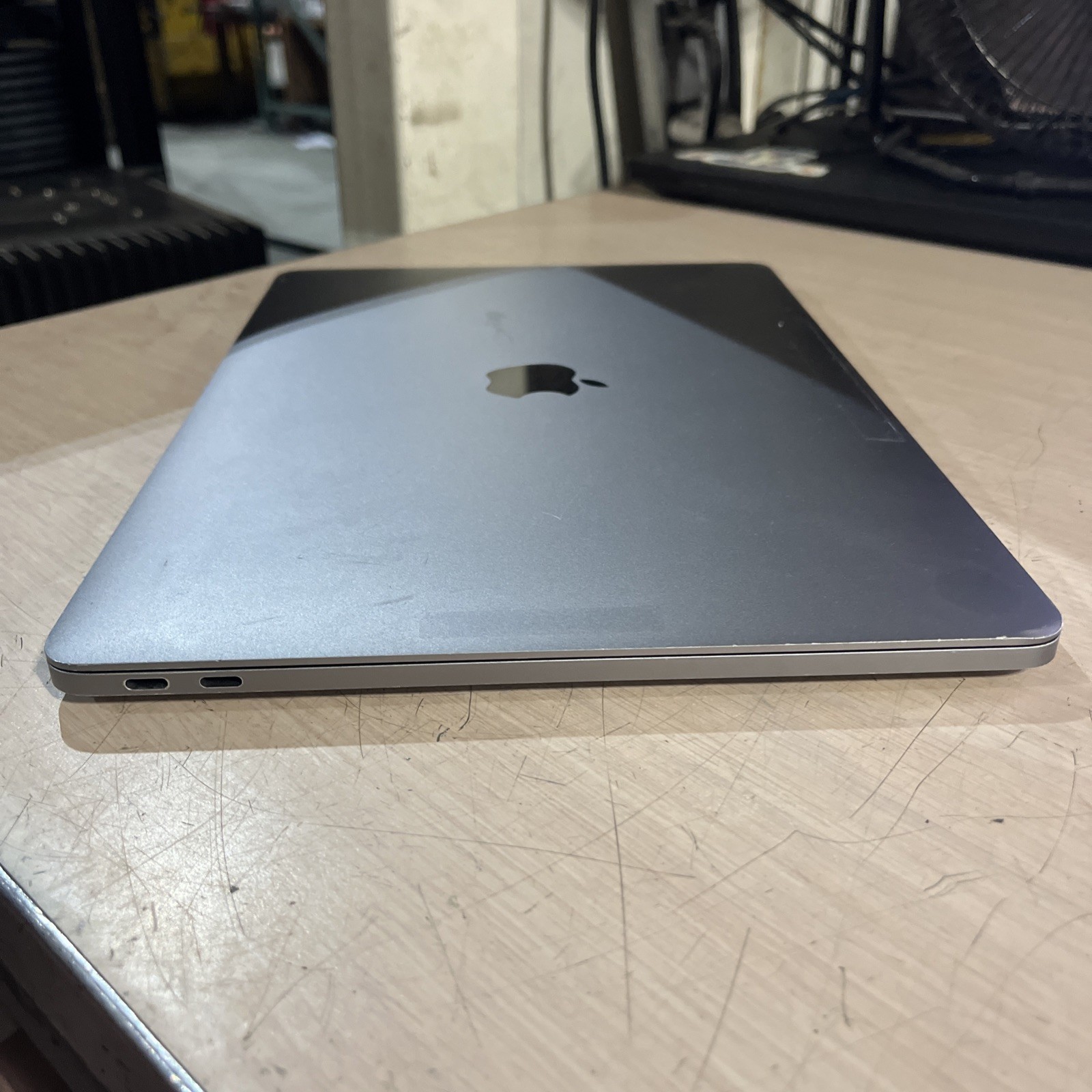APPLE MACBOOK PRO 13″ MID-2017 CORE I5-7360U 2.3GHZ 8GB RAM NO HD “