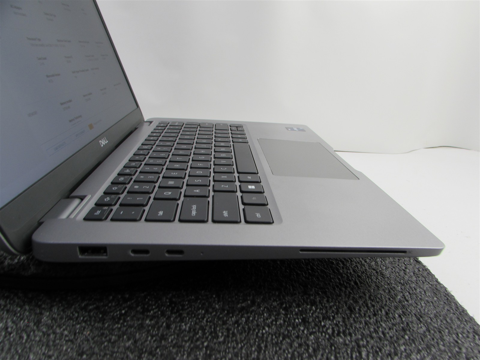 DELL LATITUDE 5340 1920X1080 FHD CORE I7-1365U 512GB SSD 32GB RAM NO O.S