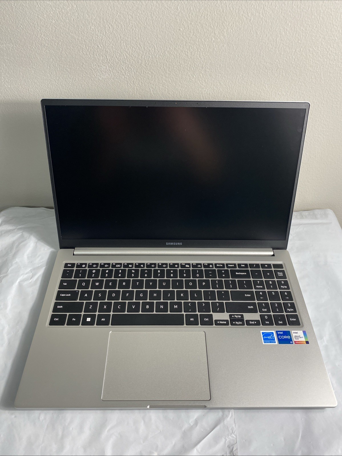 Samsung Galaxy Book 15.6″ FHD Touch Core i5-1135G7 8GB 256GB SSD – No Cable
