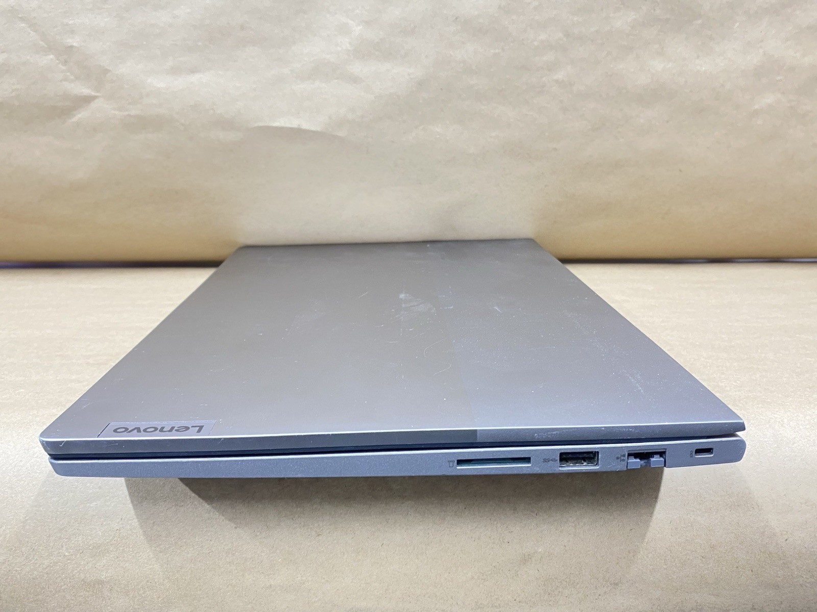 Lenovo 20VE – 15.5″ FHD – i7-1165G7 – 8GB – 256GB SSD – Win 11 Pro – READ
