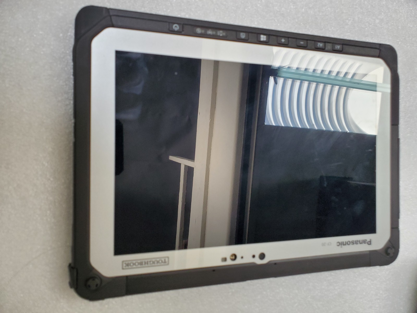 Toughbook CF-20 Core i5-7Y57 Touch @ 1.61GHz, 8GB 256GB SSD