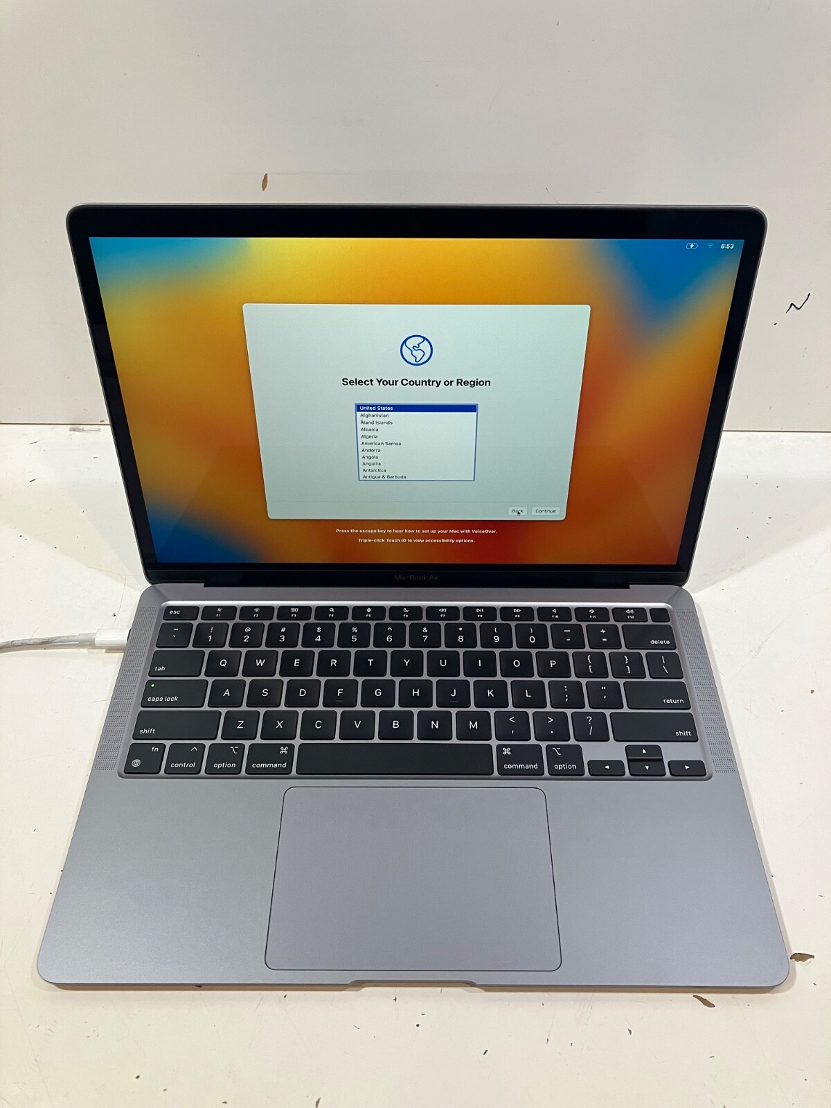 2020 Macbook Air Apple M1 3.2 Ghz CPU/GPU 8/7 Core | 16GB RAM 256GB SSD (B+)