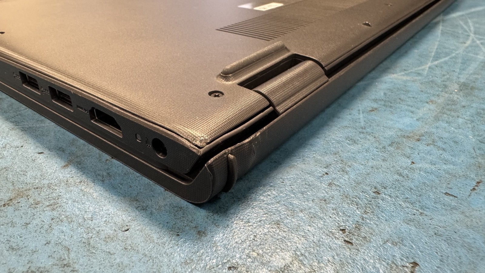 Dell Vostro 3520 J5TTPZ3 (Grade B)