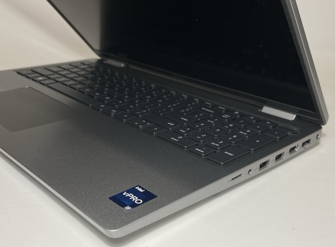 Dell Latitude 5540 15.6″ Laptop Intel i7-1365U – 8GB RAM – 512GB NVMe – W11P