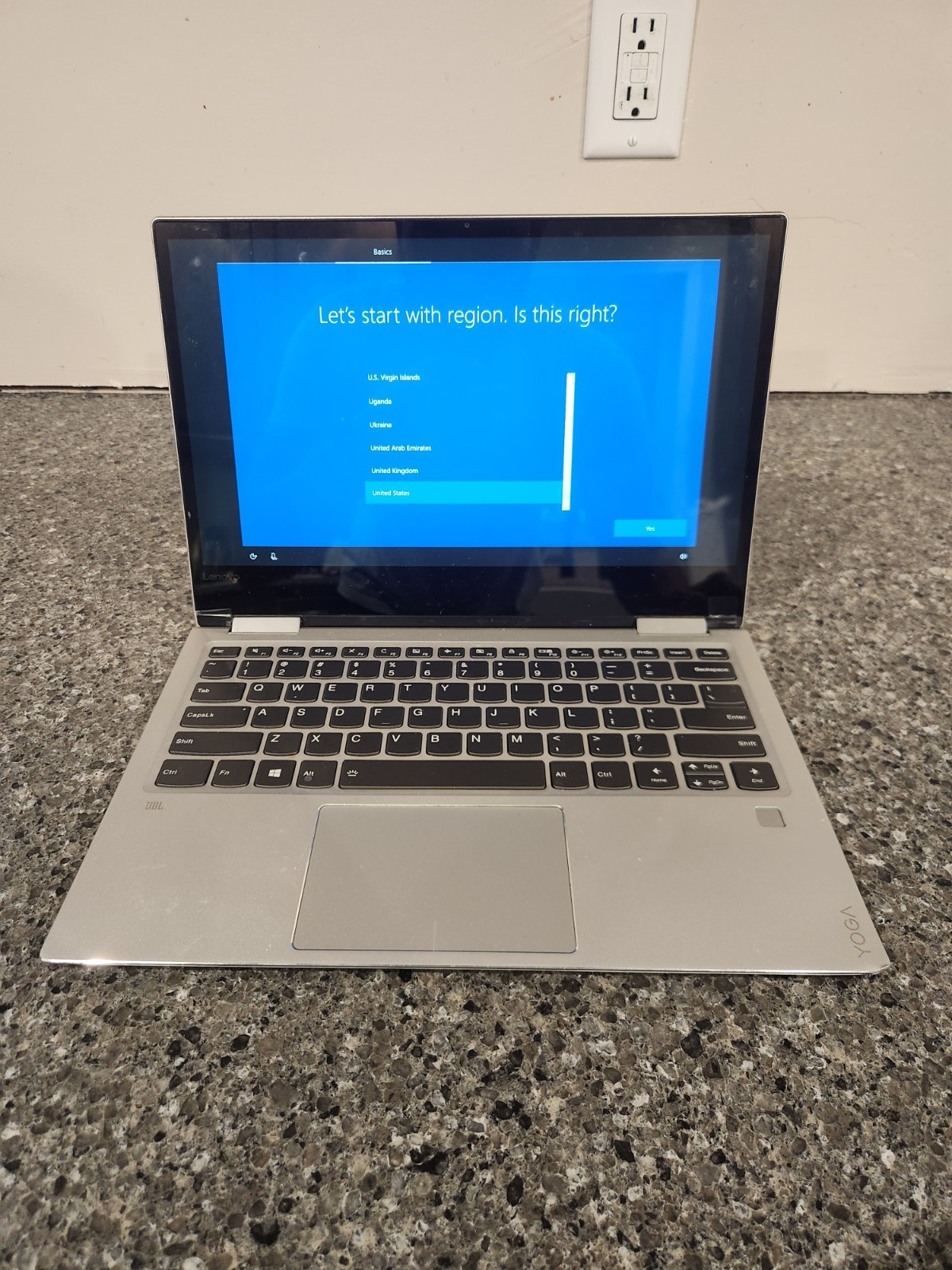 Lenovo Yoga 720-13IKB 13.3″ Core i5-7200U 4GB 128GB SSD
