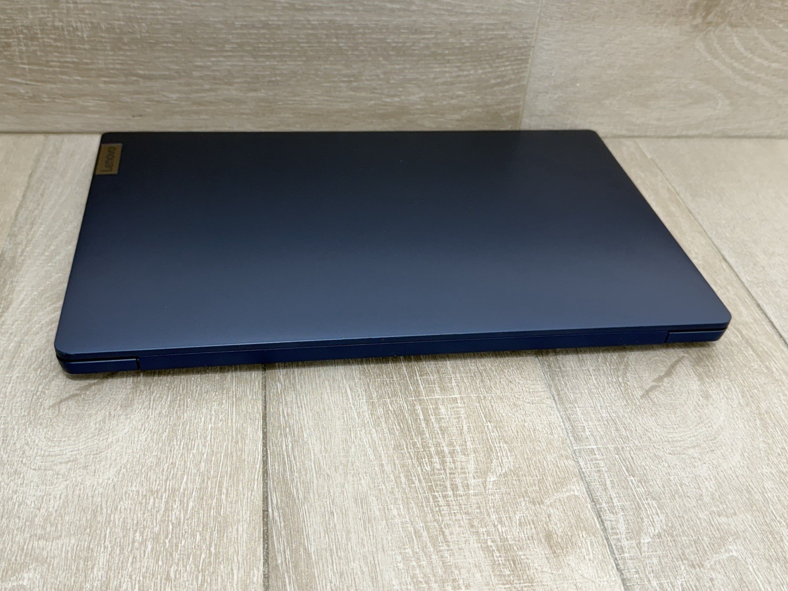 LENOVO IdeaPad Slim 3 15IAN8 15.6″ FHD Core i3-N305 8GB RAM 256GB NVMe Win-11