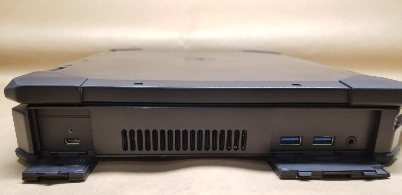 Dell Latitude 5424 Rugged i7-8650U 16GB RAM 250GB SSD RADEON RX 540 WIN 11 2XBAT