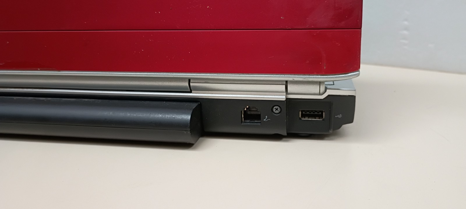 Dell Inspiron 1720 17″ 1440×900 CORE2DUO T7700 2.40GHz 120GB ssd 4GB RAM NO OS