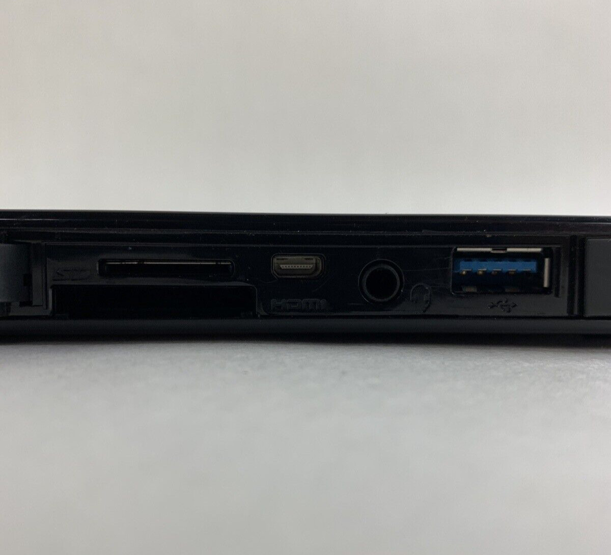 Motion CL920 Tablet PC Pentium N3540 4GB Ram No HDD, OS, Battery Corner Bent