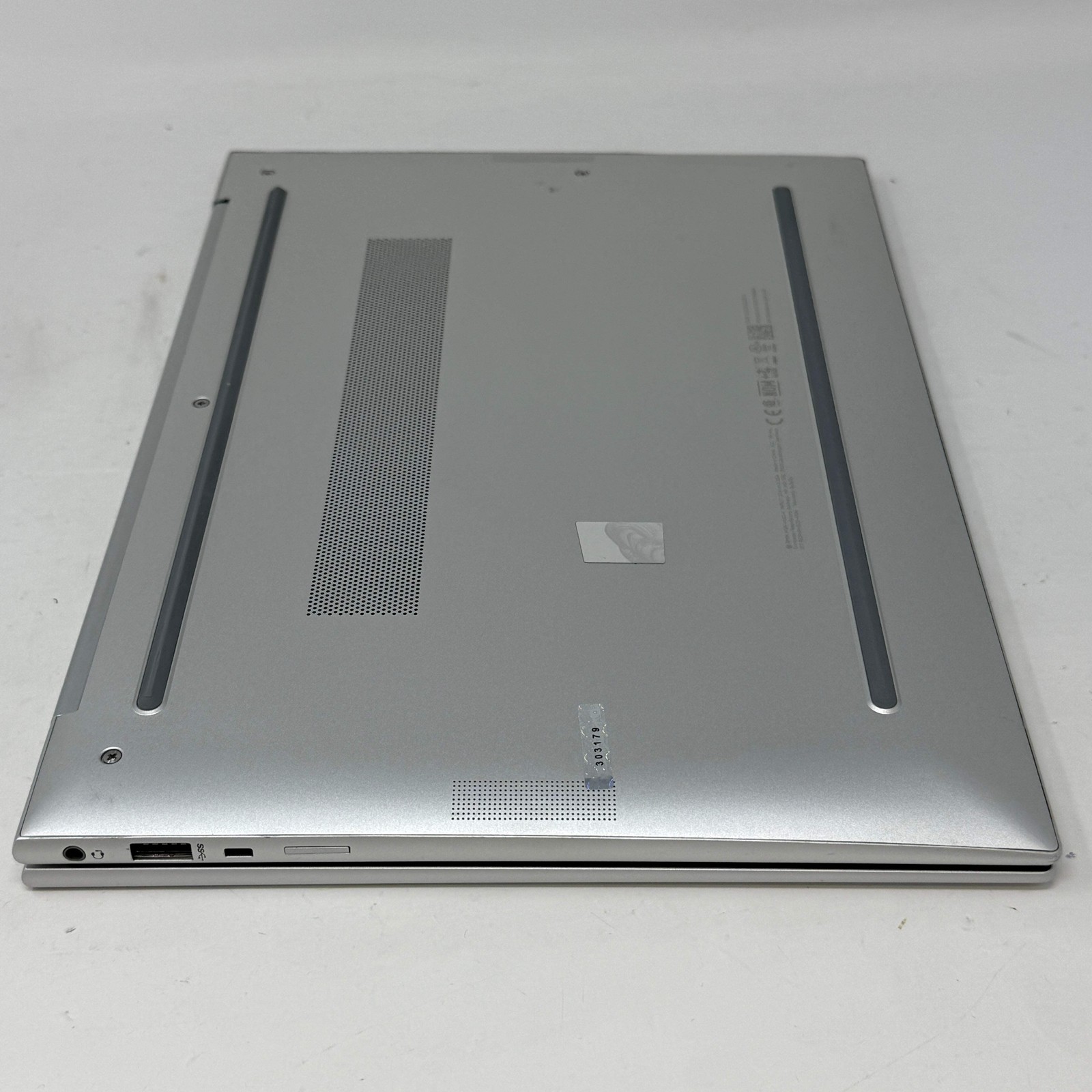 HP EliteBook 840 G9 14″ i7-1255U 1.7GHz 16GB RAM 512GB SSD