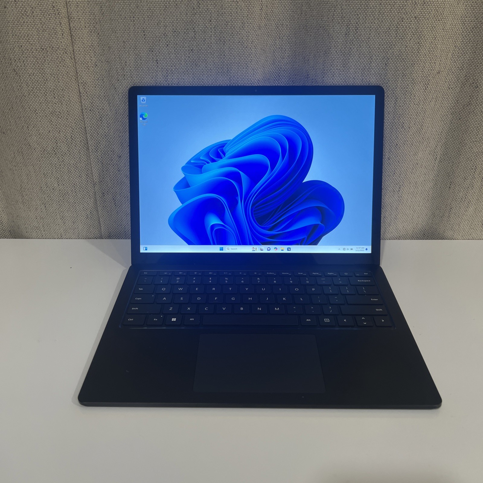 Surface Laptop 4 13.5″ i7/32GB/1TB – Charger Included – Good For: School/Work