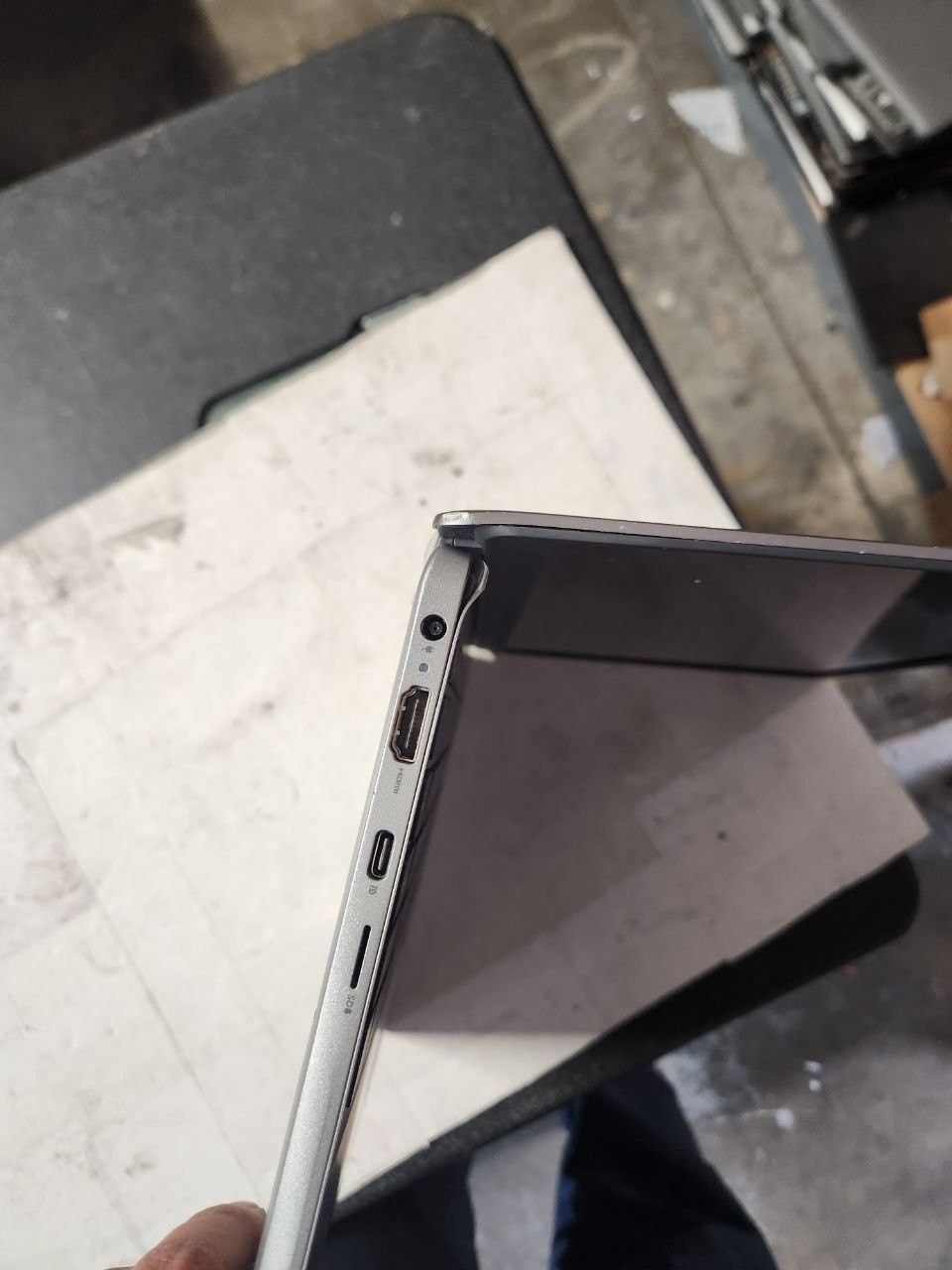 Dell Latitude 3301 (Core i5-8265U, 8GB RAM, 256GB SSD, Win 11 Pro) for parts