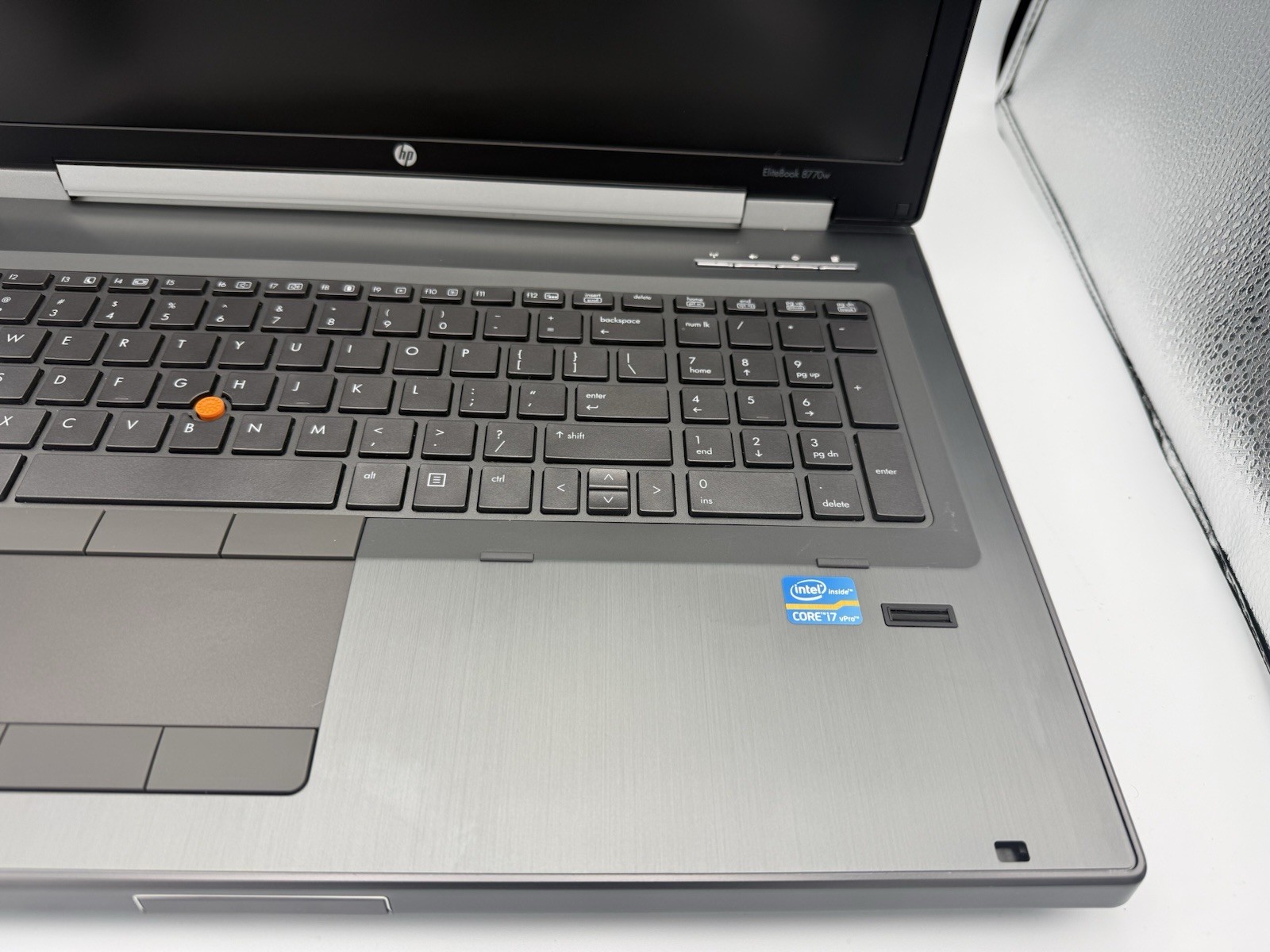 HP EliteBook 8770W 17.3″ MW i7-3740QM 2.7GHz|16GB|500GB|No AC|No Wireless