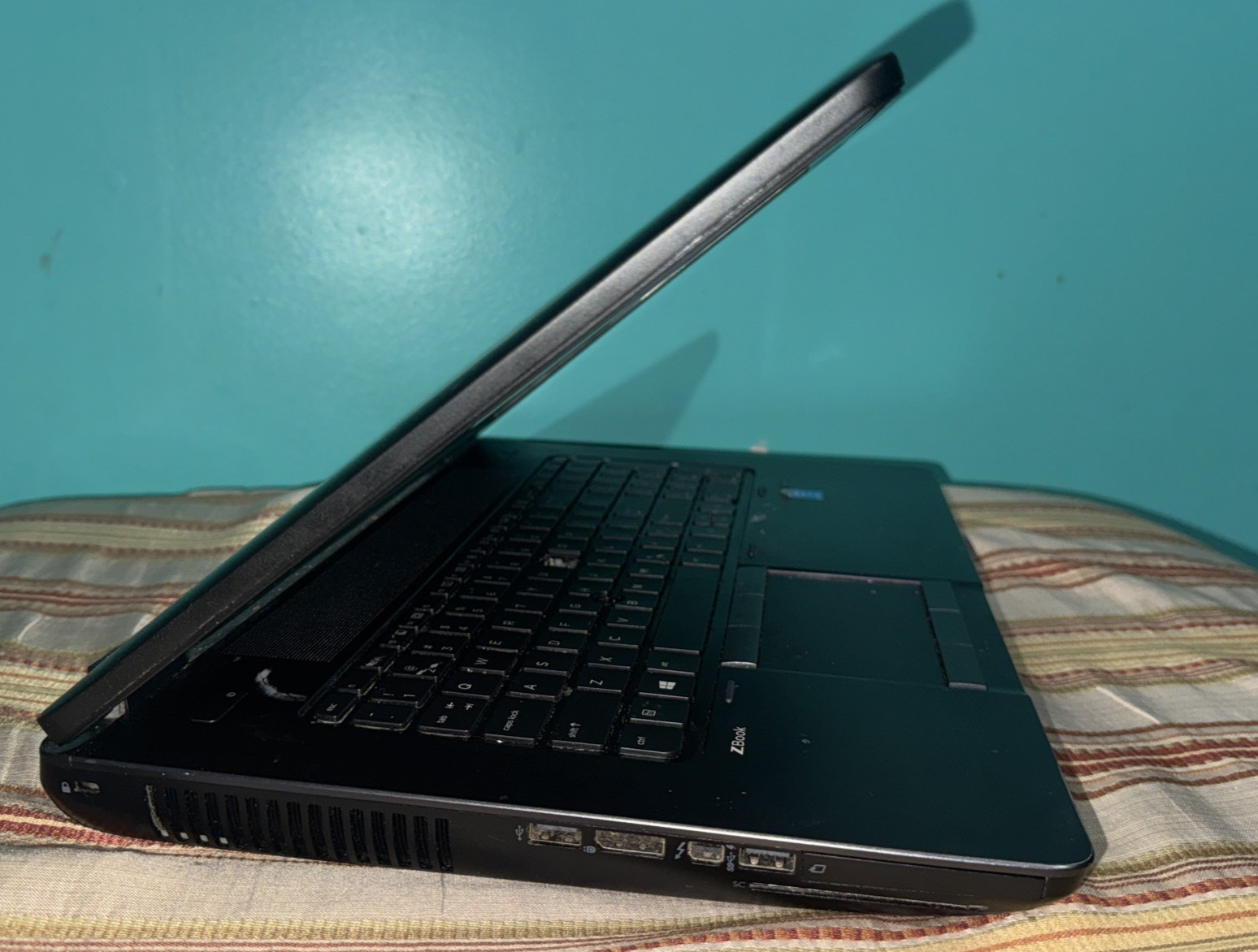 HP ZBOOK 17 G1 (i7-7820HQ 3.90GHZ, 512GB SSD, No RAM, Quadro P3000) FOR PARTS
