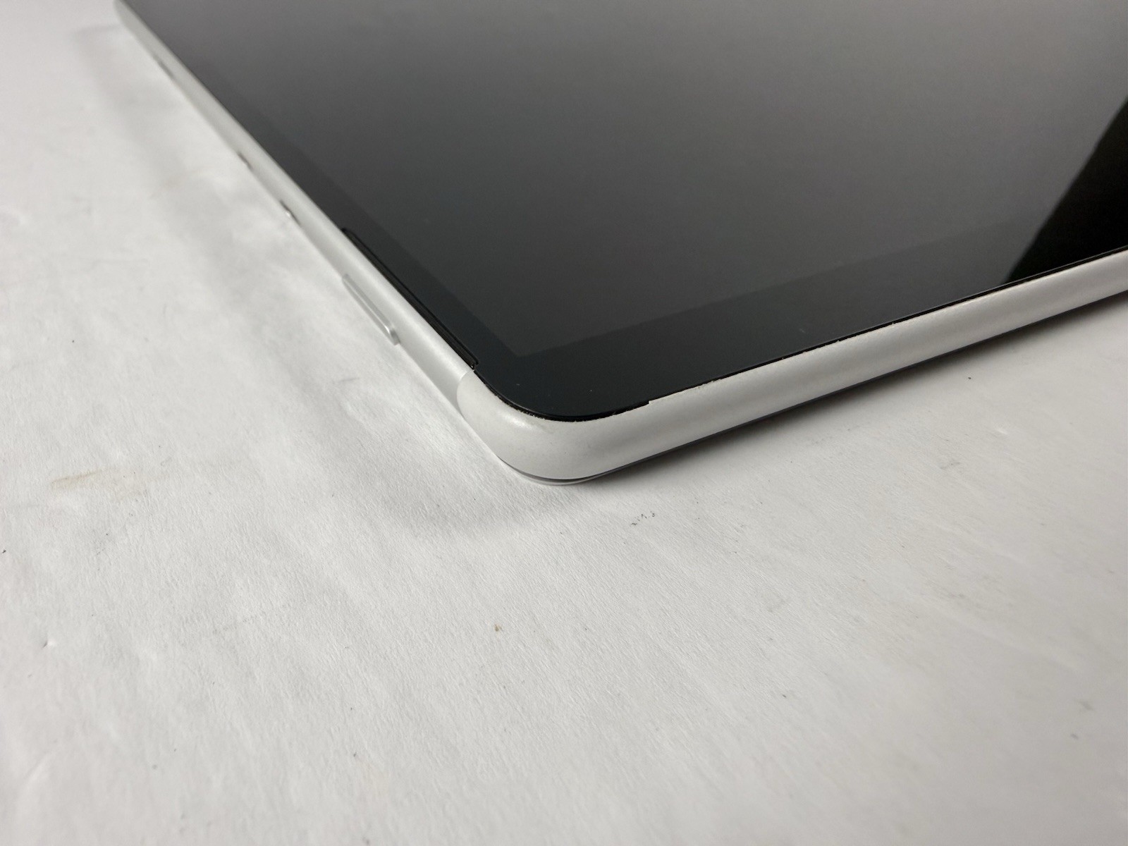 Microsoft Surface Pro 8 (1982) i5-1145G7 – 16GB RAM – 256GB 120Hz – Win 11 Pro
