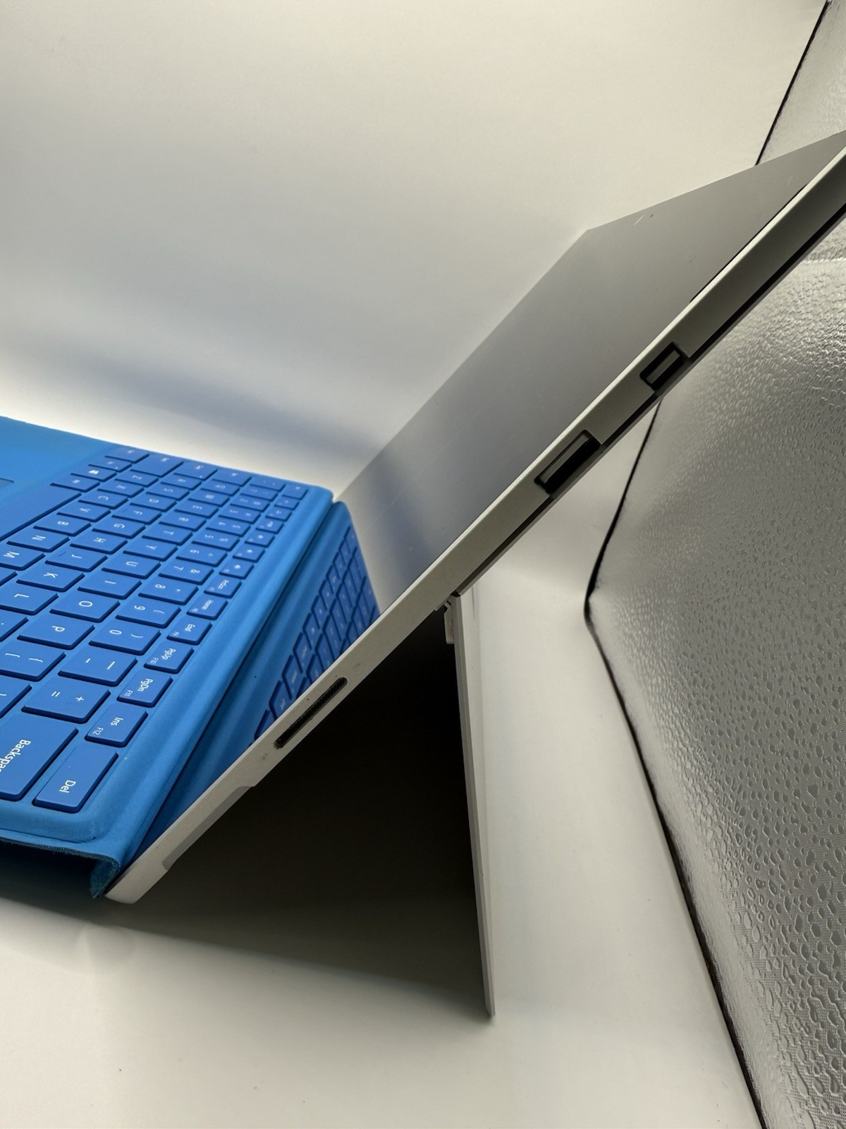 Microsoft Surface Pro 5 i5 4GB 128GB + Blue Type Cover