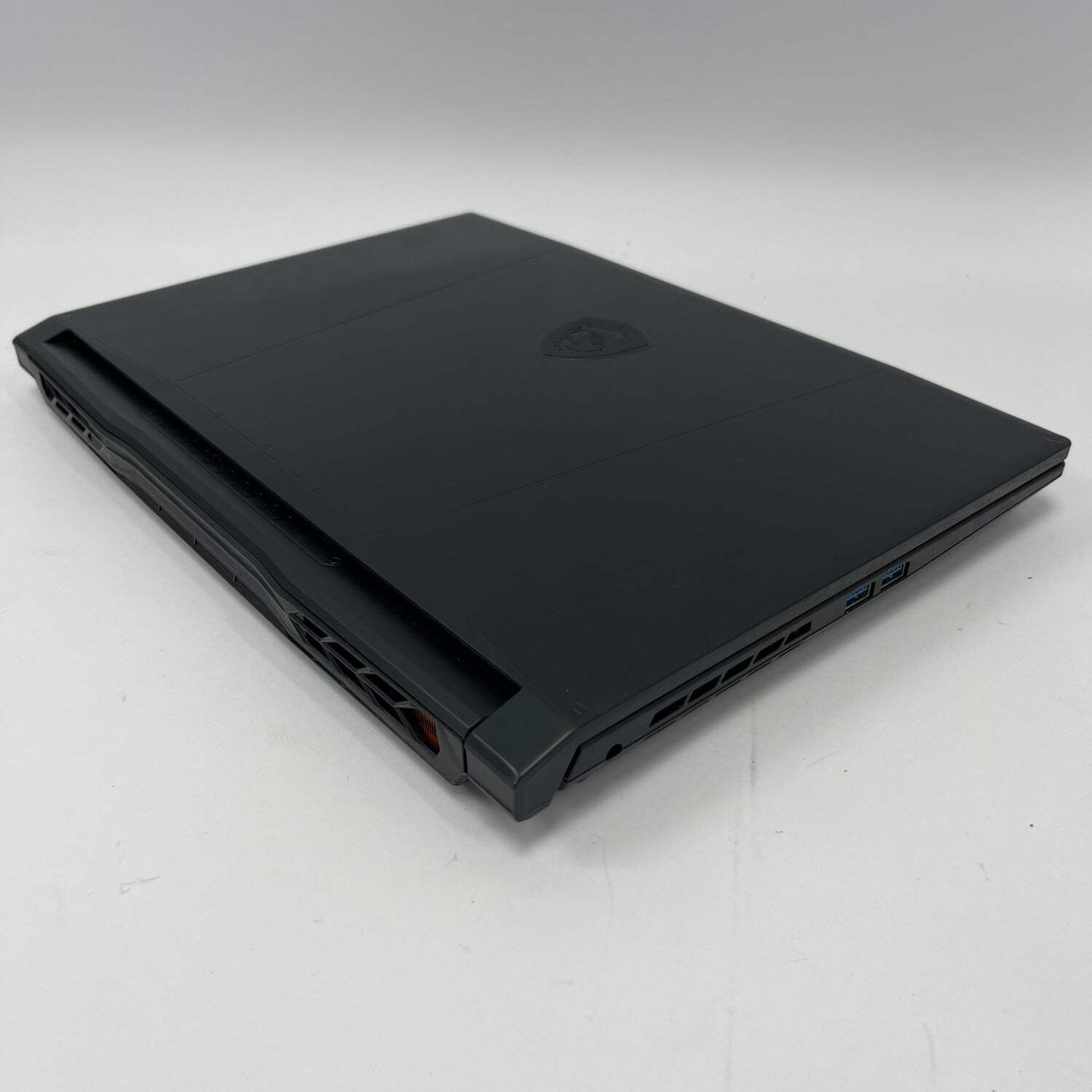 MSI Katana 15 HX 15.6″ i7-14650HX 2.2GHz 64GB RAM 4TB SSD GeForce RTX 5070