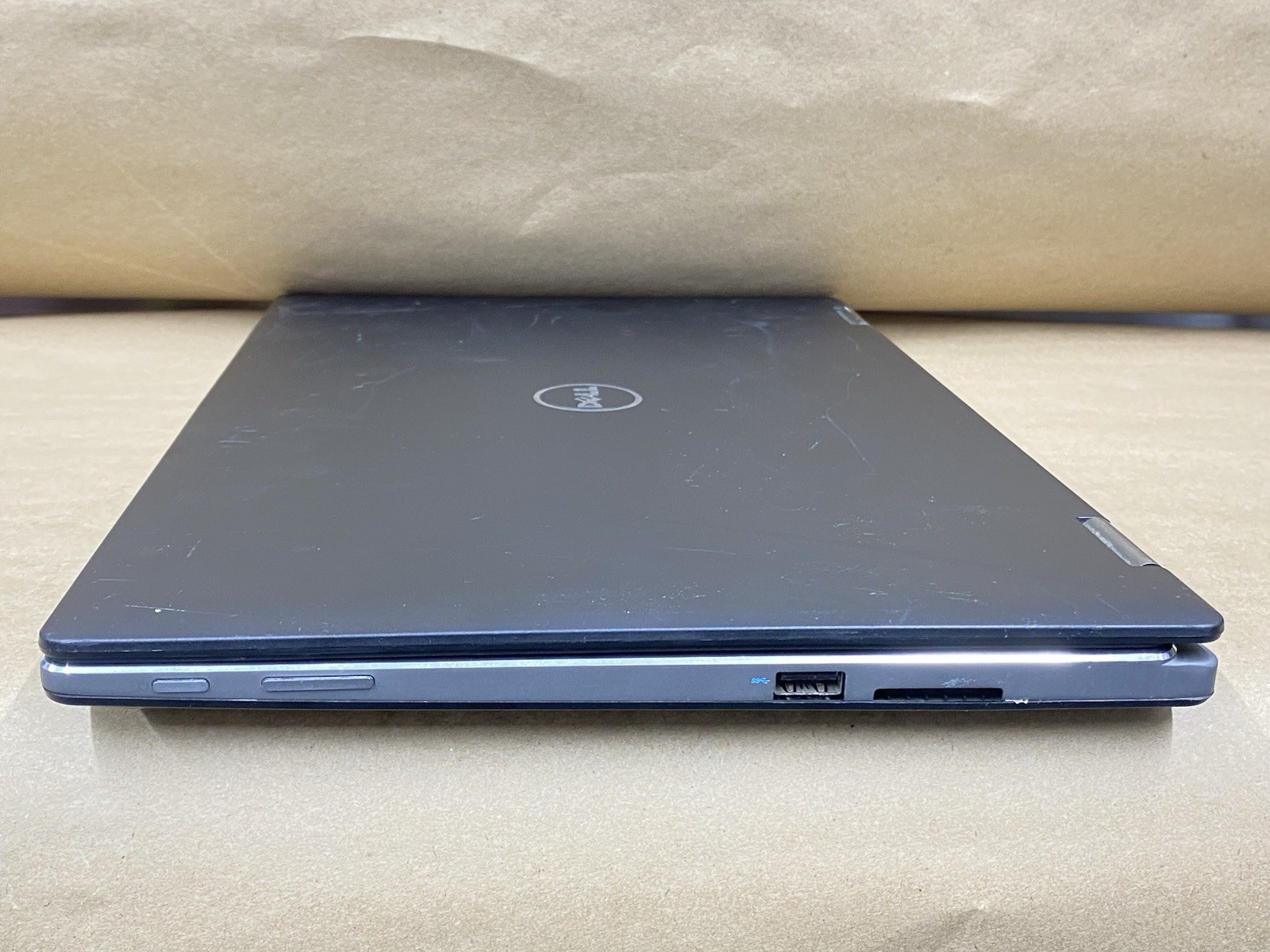 Dell Inspiron 13-7353 – 13.5″ – Touch – i5-6200U – 8GB – 256GB – Win 10 – READ