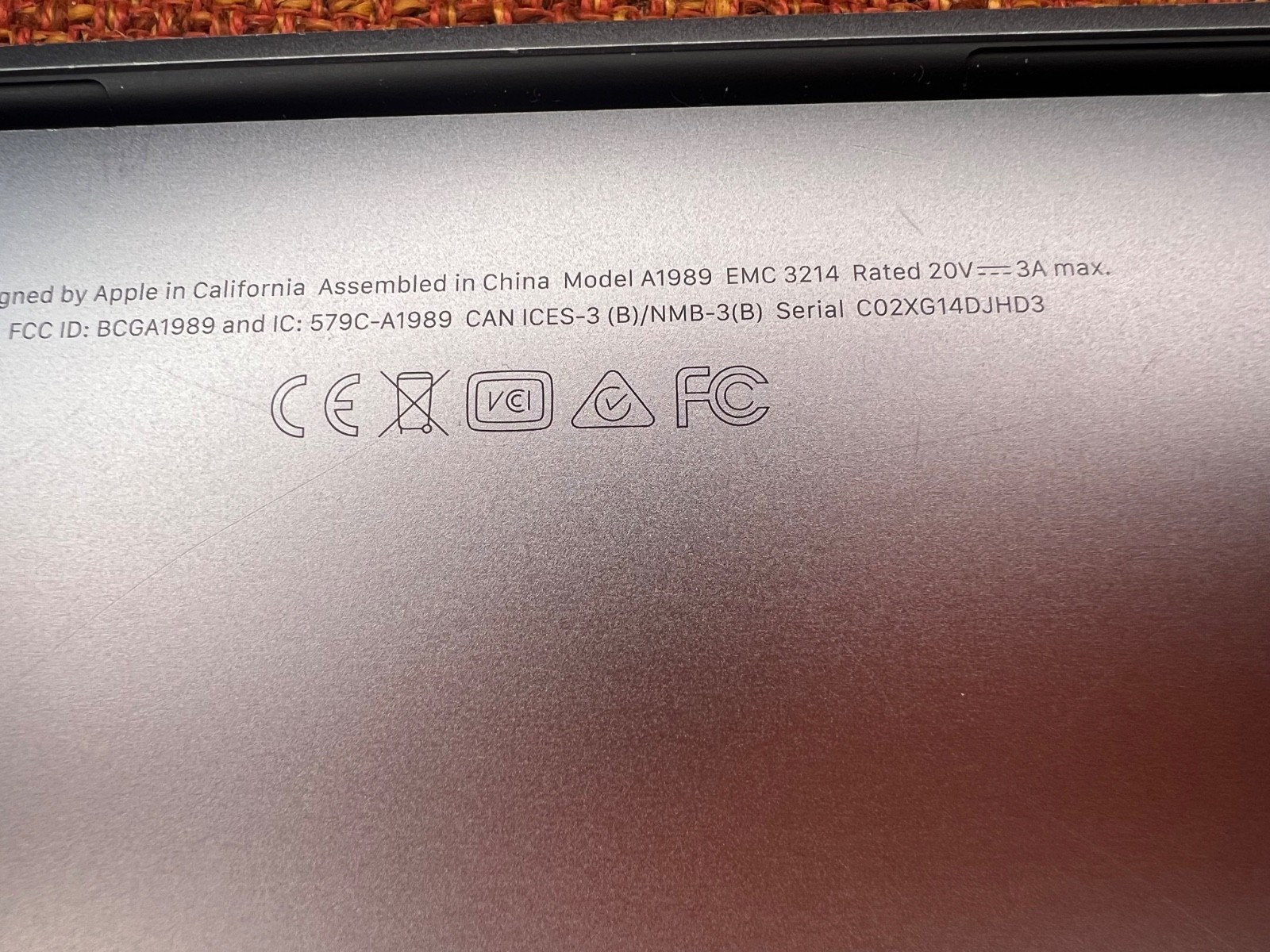 APPLE MacBook Pro 2018 Core i7 2.7 13″ 16GB RAM 2TB A1989 170 Battery Cycles!