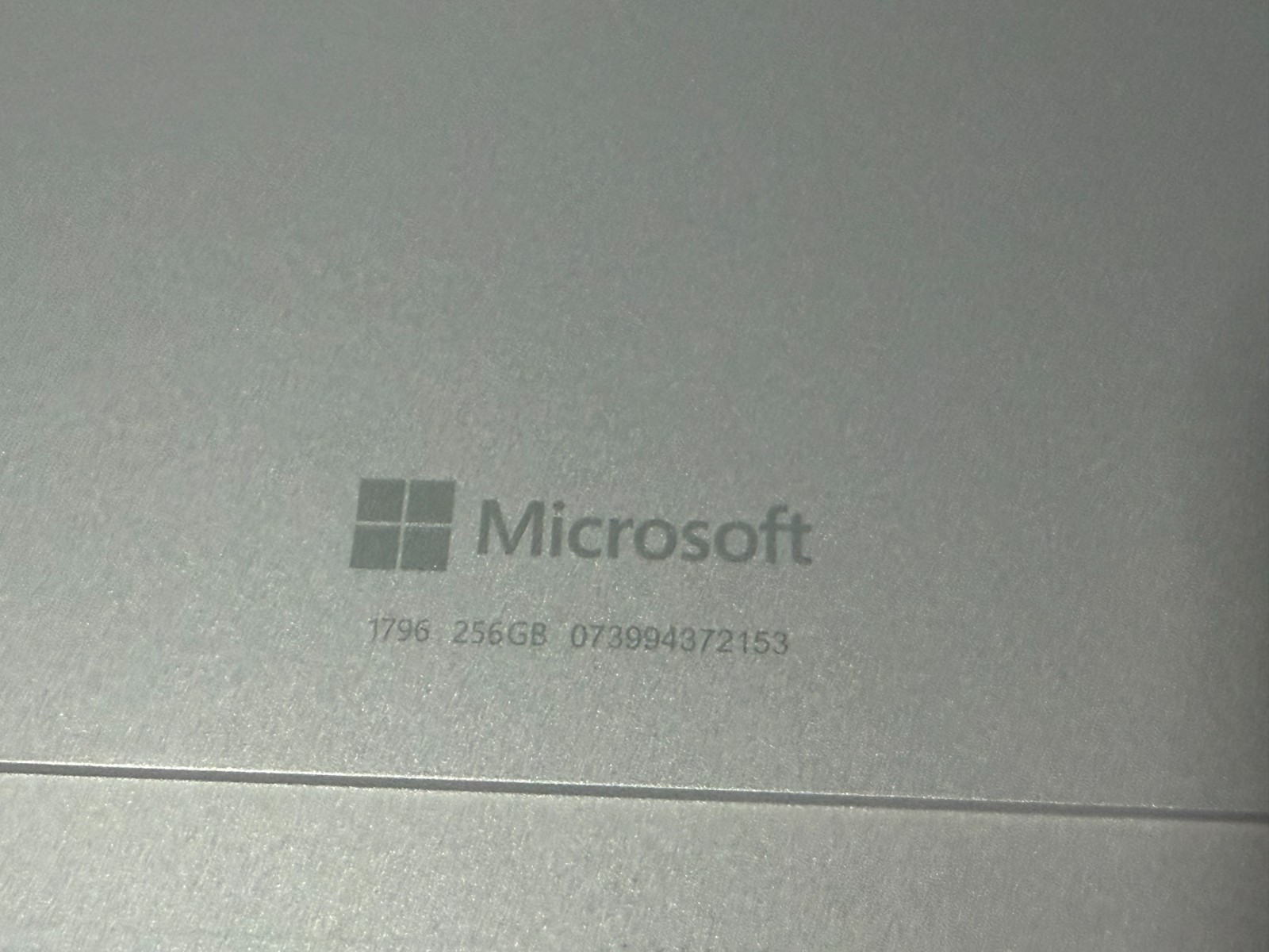 Microsoft Surface Pro 5 1796 12.6″ i7-7660U 8GB 256GB SSD with Keyboard
