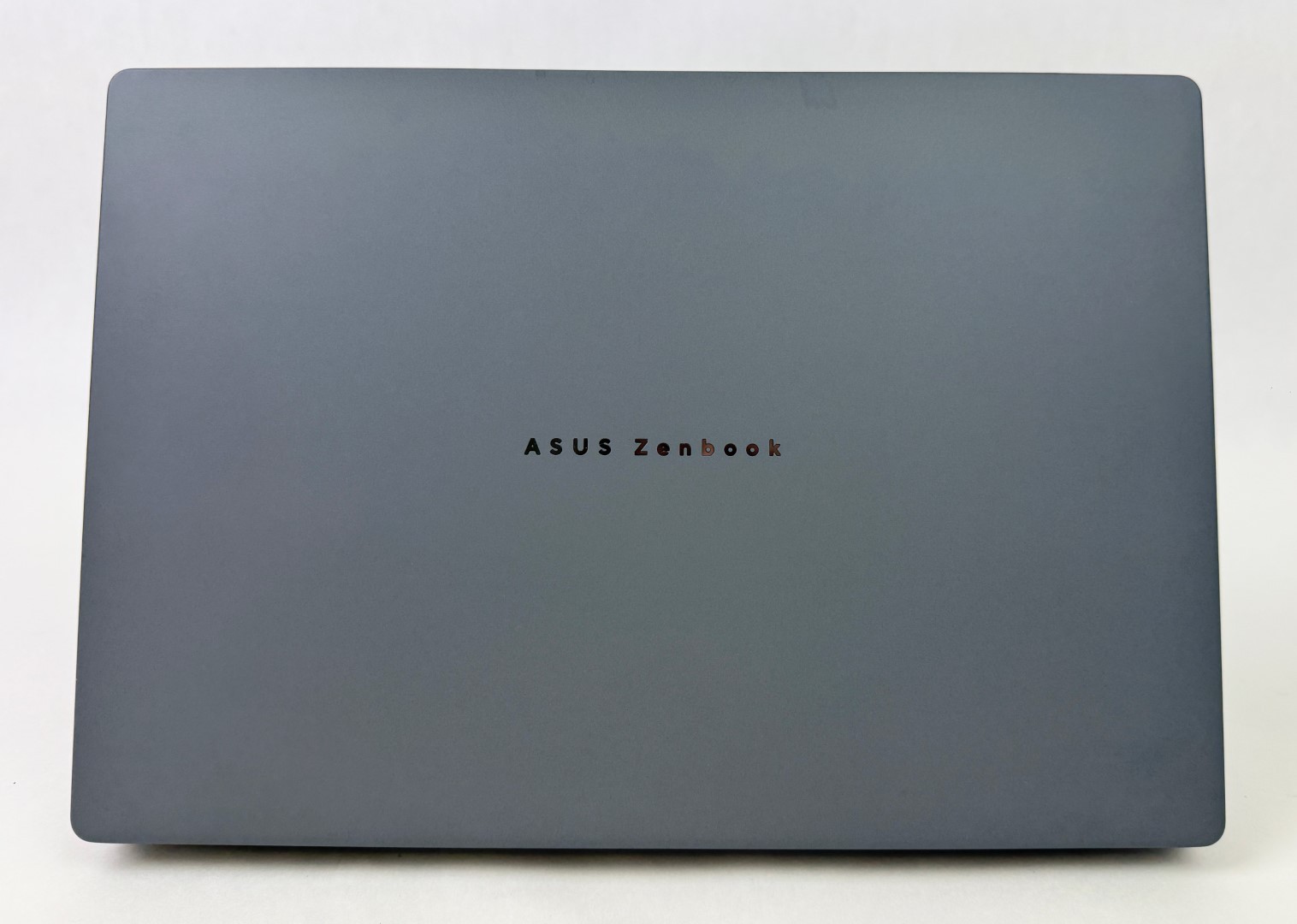 ASUS Zenbook A14 14″ 2K OLED Snapdragon X 16GB 512GB SSD W11H