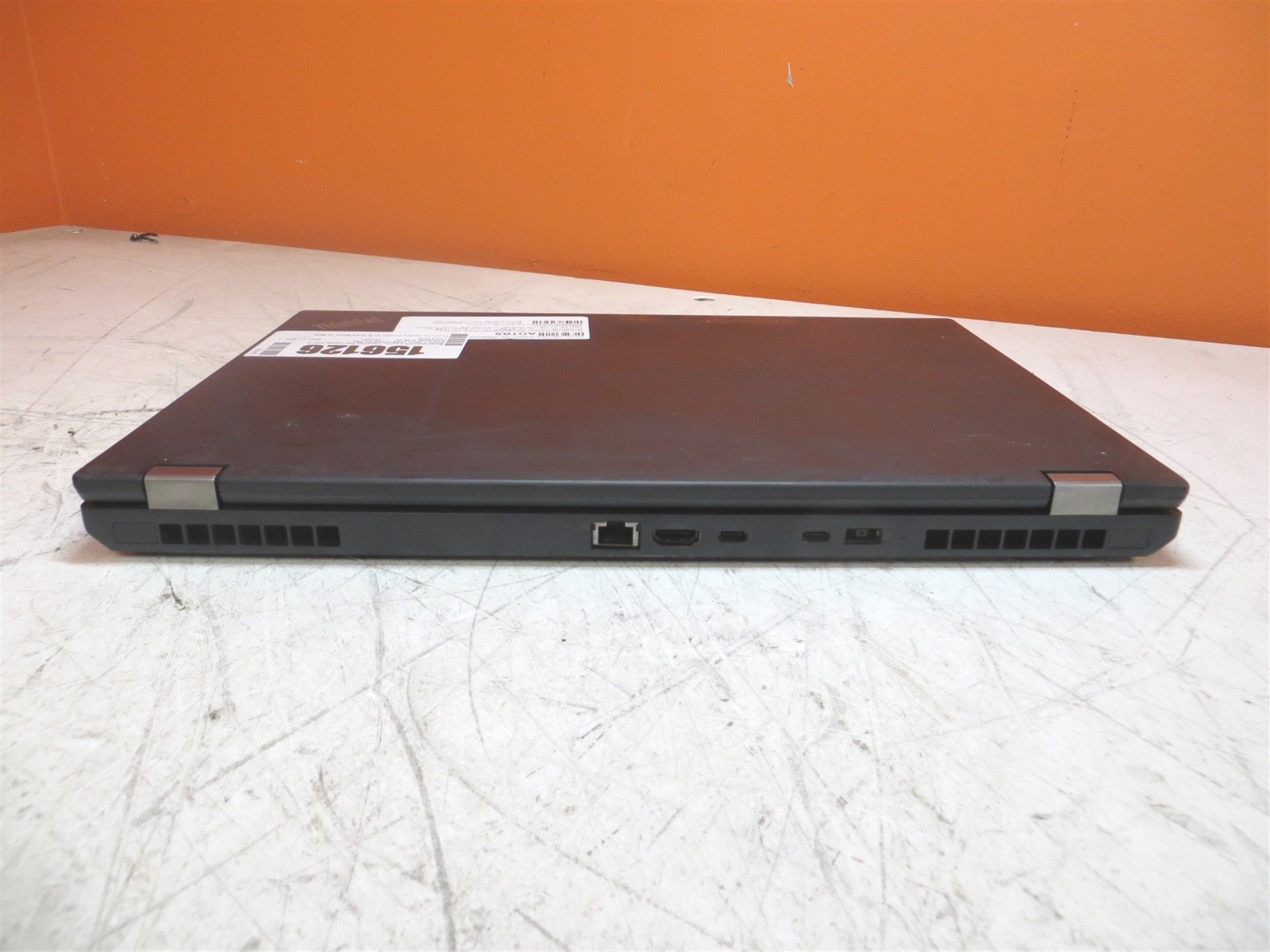Scratched LCD Lenovo ThinkPad P52 Laptop Intel i7-8850H 2.6GHz 16GB 512GB No PSU
