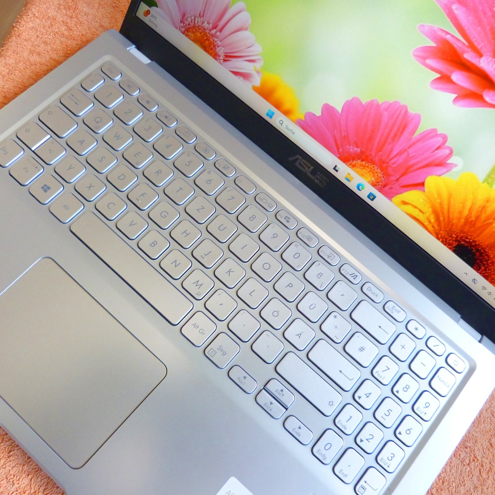 Asus F515 Vivo UltraBook 15 inch FULLHD l 3.00GHz 11GEN Intel I 20GB RAM I SSD